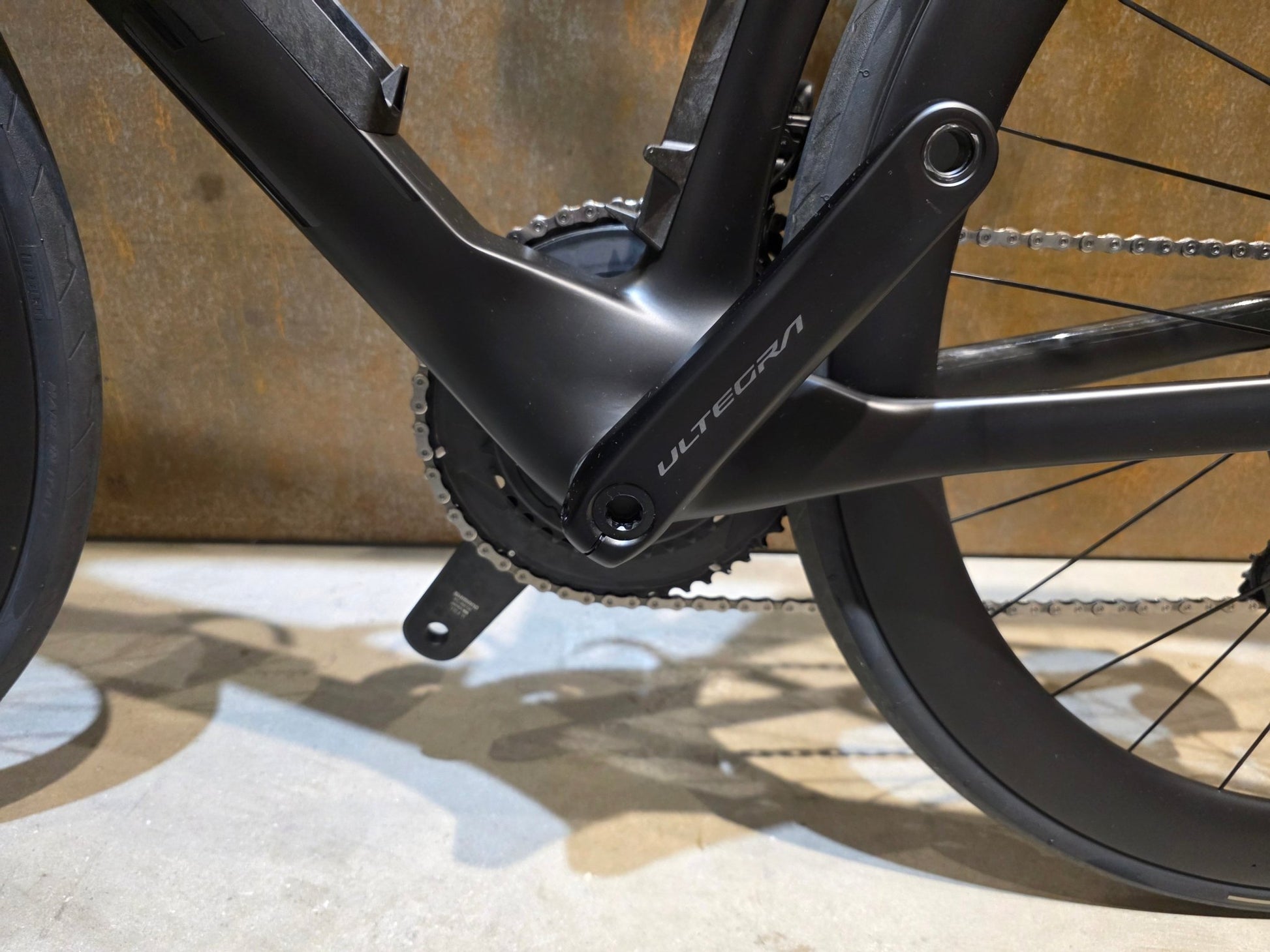 Rennrad von Bmc, BMC R01 FOUR / SHIMANO ULTEGRA DI2 / 54CM vor USEDBIKES - OB.DE Hintergrund