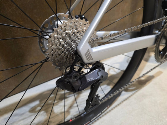 Rennrad von Bmc, BMC ROADMACHINE 01 FOUR / SHIMANO ULTEGRA DI2 / 61CM vor USEDBIKES - OB.DE Hintergrund