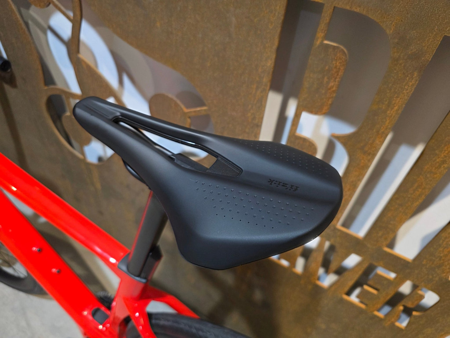 E - Rennrad/ - Gravel von Bmc, BMC ROADMACHINE AMP 01 TWO / 51CM vor USEDBIKES - OB.DE Hintergrund