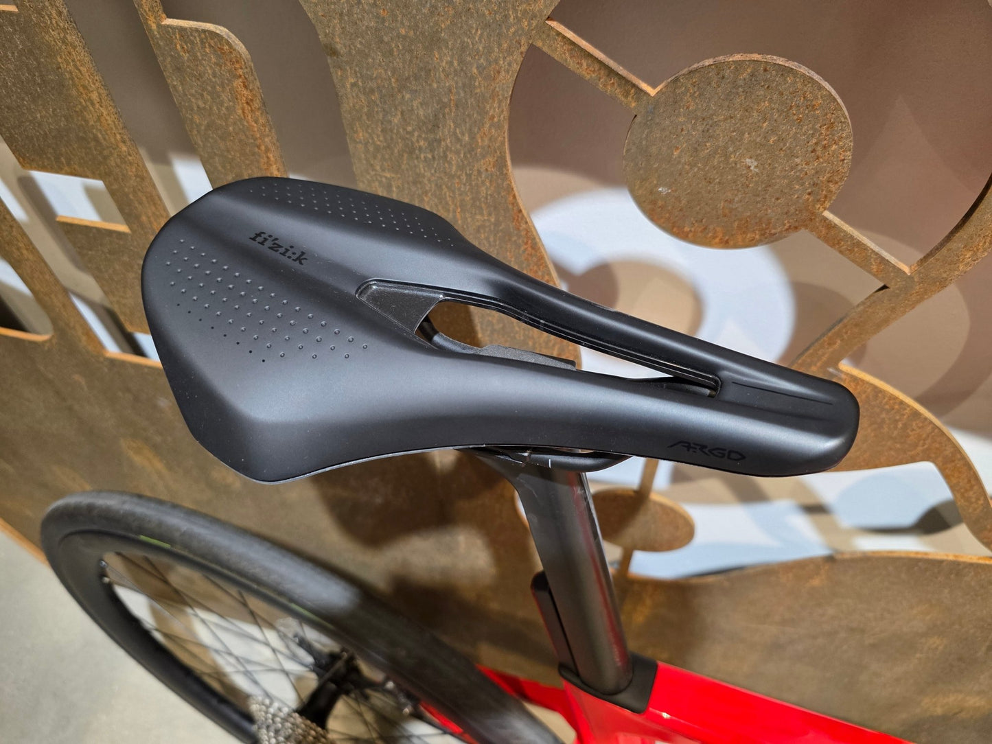 E - Rennrad/ - Gravel von Bmc, BMC ROADMACHINE AMP 01 TWO / 54CM vor USEDBIKES - OB.DE Hintergrund