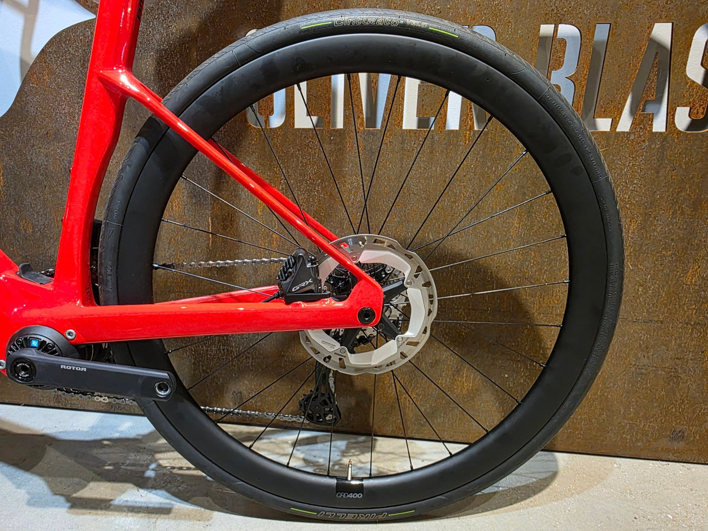 E - Rennrad/ - Gravel von Bmc, BMC ROADMACHINE AMP 01 TWO / 54CM vor USEDBIKES - OB.DE Hintergrund