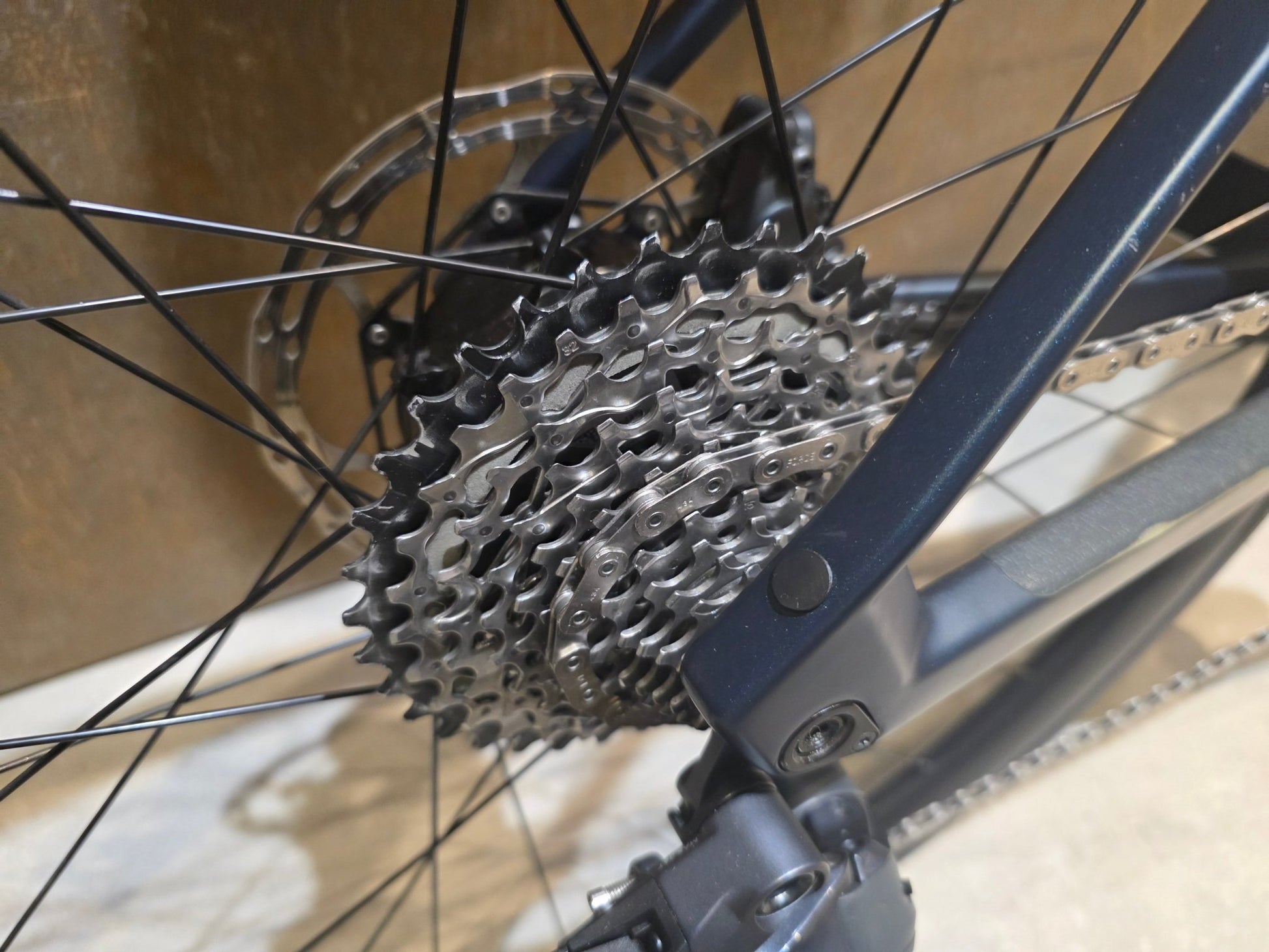 E - Rennrad/ - Gravel von Bmc, BMC ROADMACHINE AMP ONE / TURQUOISE / 51CM vor USEDBIKES - OB.DE Hintergrund