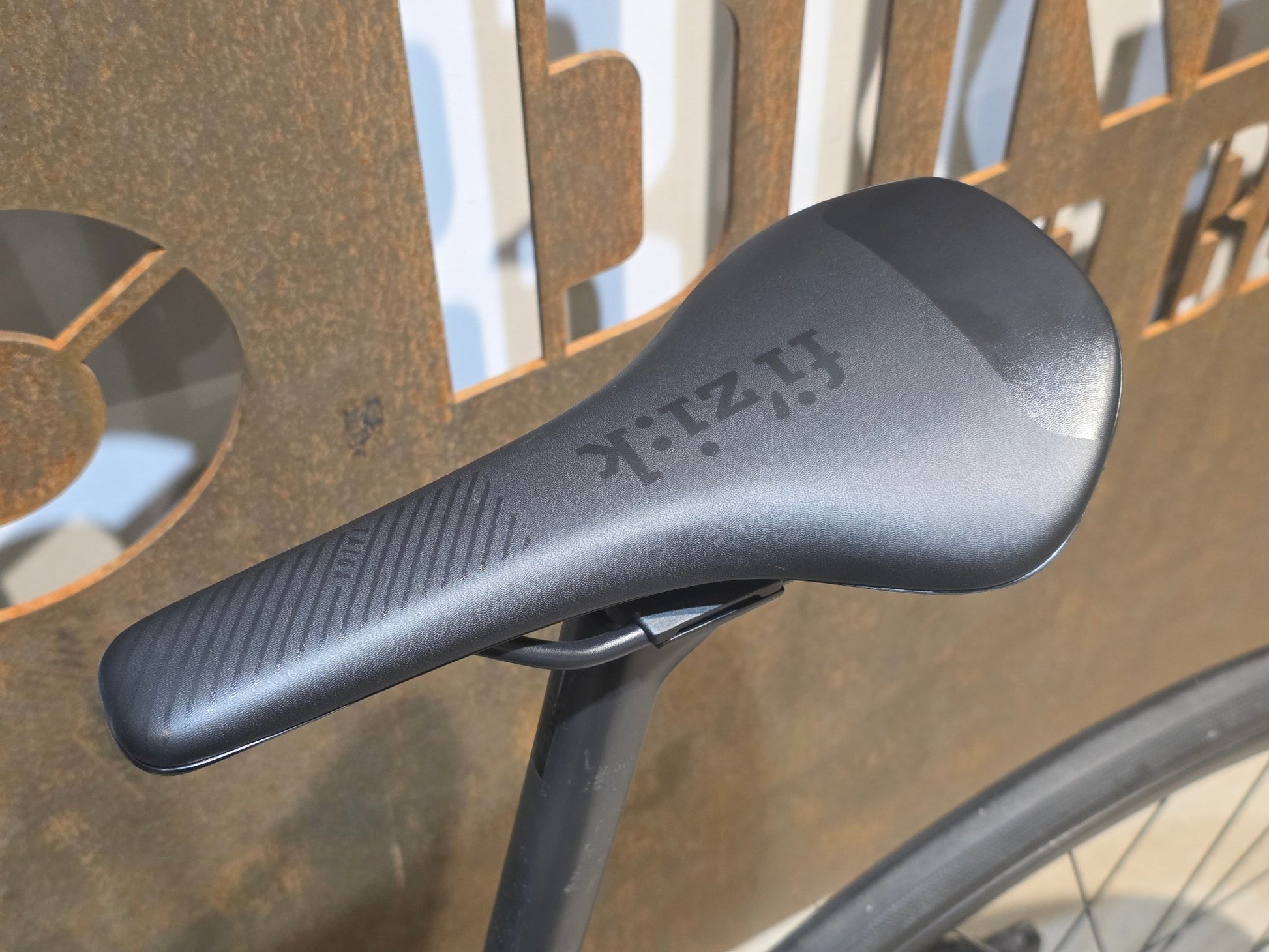 E - Rennrad/ - Gravel von Bmc, BMC ROADMACHINE AMP ONE / TURQUOISE / 51CM vor USEDBIKES - OB.DE Hintergrund