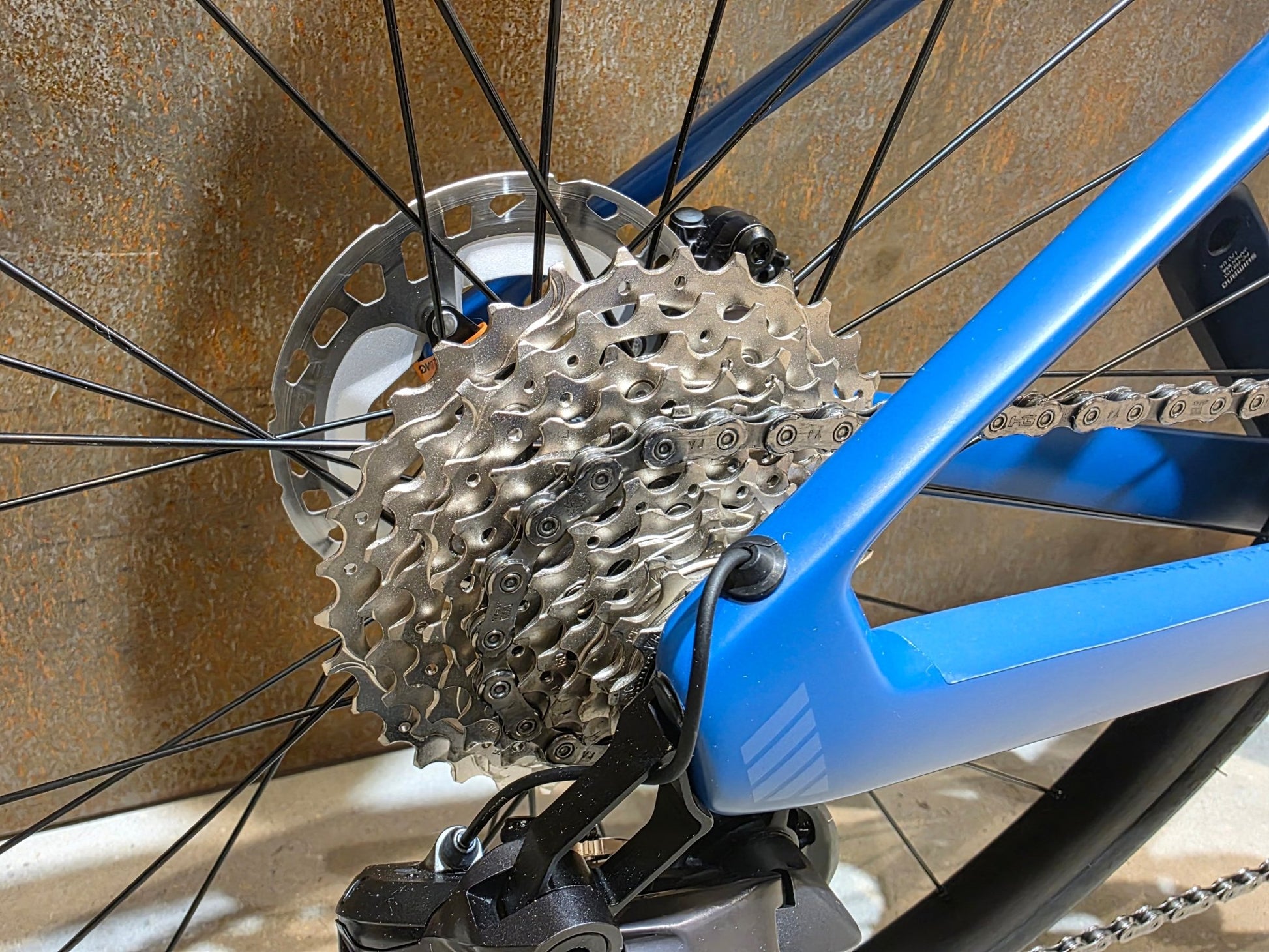 Rennrad von Bmc, BMC ROADMACHINE TWO / SHIMANO ULTEGRA DI2 / 51CM vor USEDBIKES - OB.DE Hintergrund