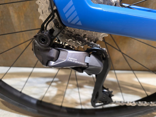 Rennrad von Bmc, BMC ROADMACHINE TWO / SHIMANO ULTEGRA DI2 / 51CM vor USEDBIKES - OB.DE Hintergrund