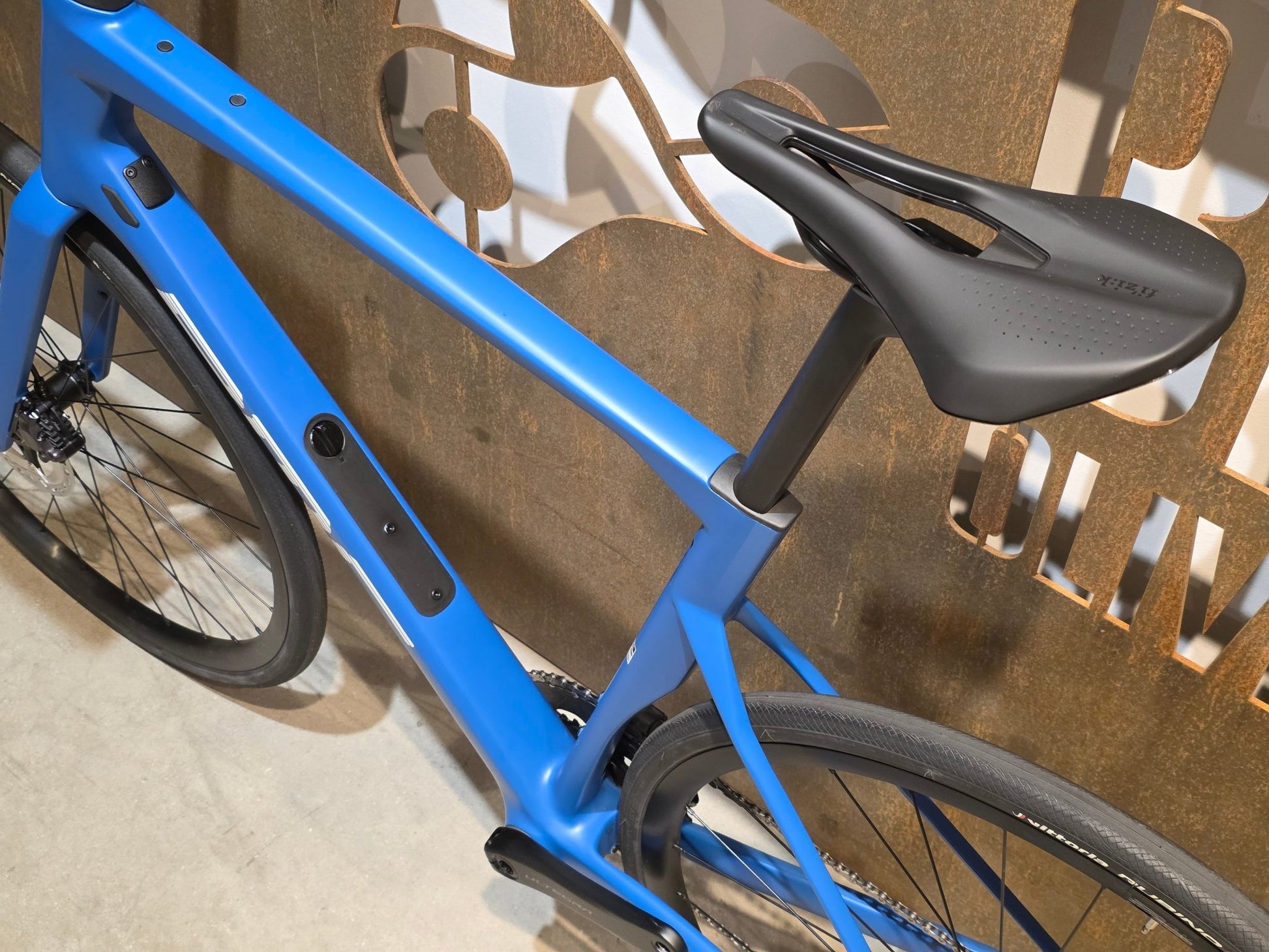 Rennrad von Bmc, BMC ROADMACHINE TWO / SHIMANO ULTEGRA DI2 / 58CM vor USEDBIKES - OB.DE Hintergrund