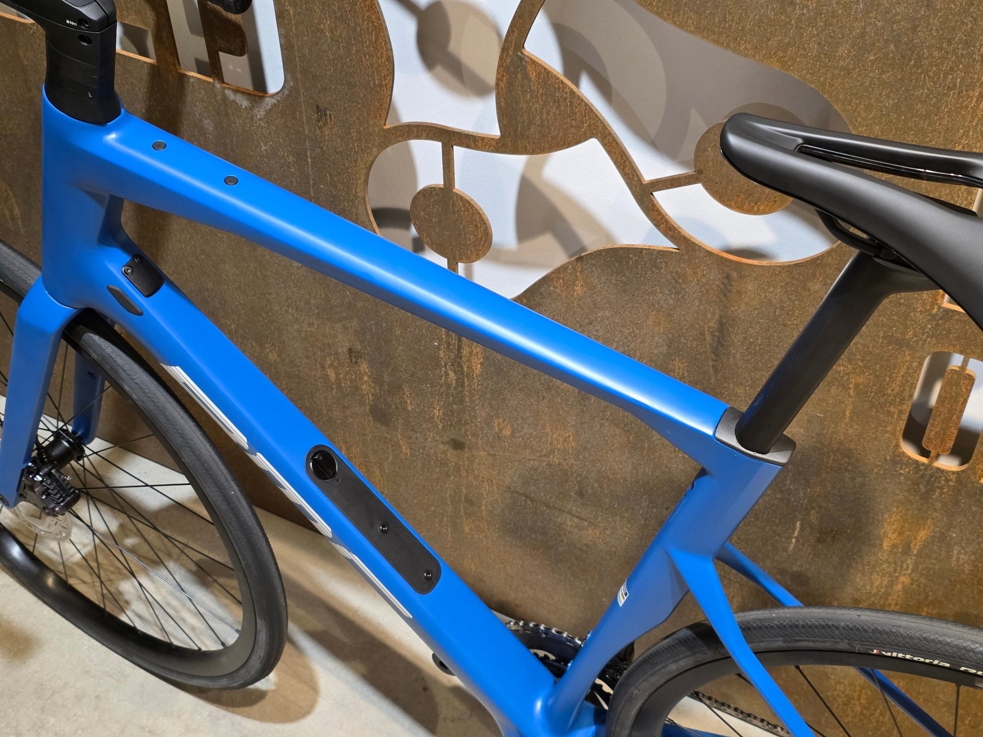 Rennrad von Bmc, BMC ROADMACHINE TWO / SHIMANO ULTEGRA DI2 / 61CM vor USEDBIKES - OB.DE Hintergrund