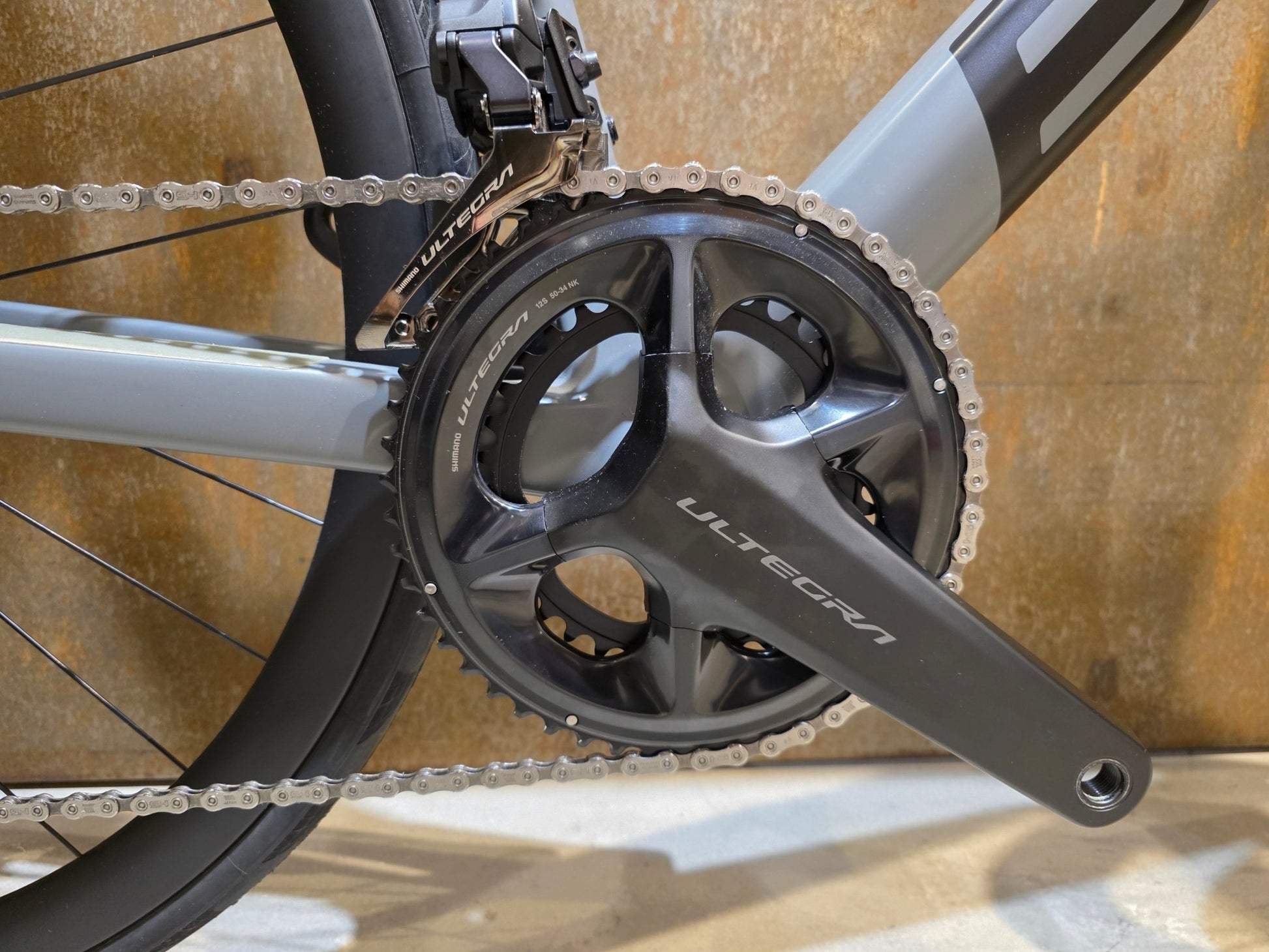 Rennrad von Bmc, BMC SLR01 FIVE / SHIMANO ULTEGRA DI2 / 58CM in variant_title vor USEDBIKES - OB.DE Hintergrund