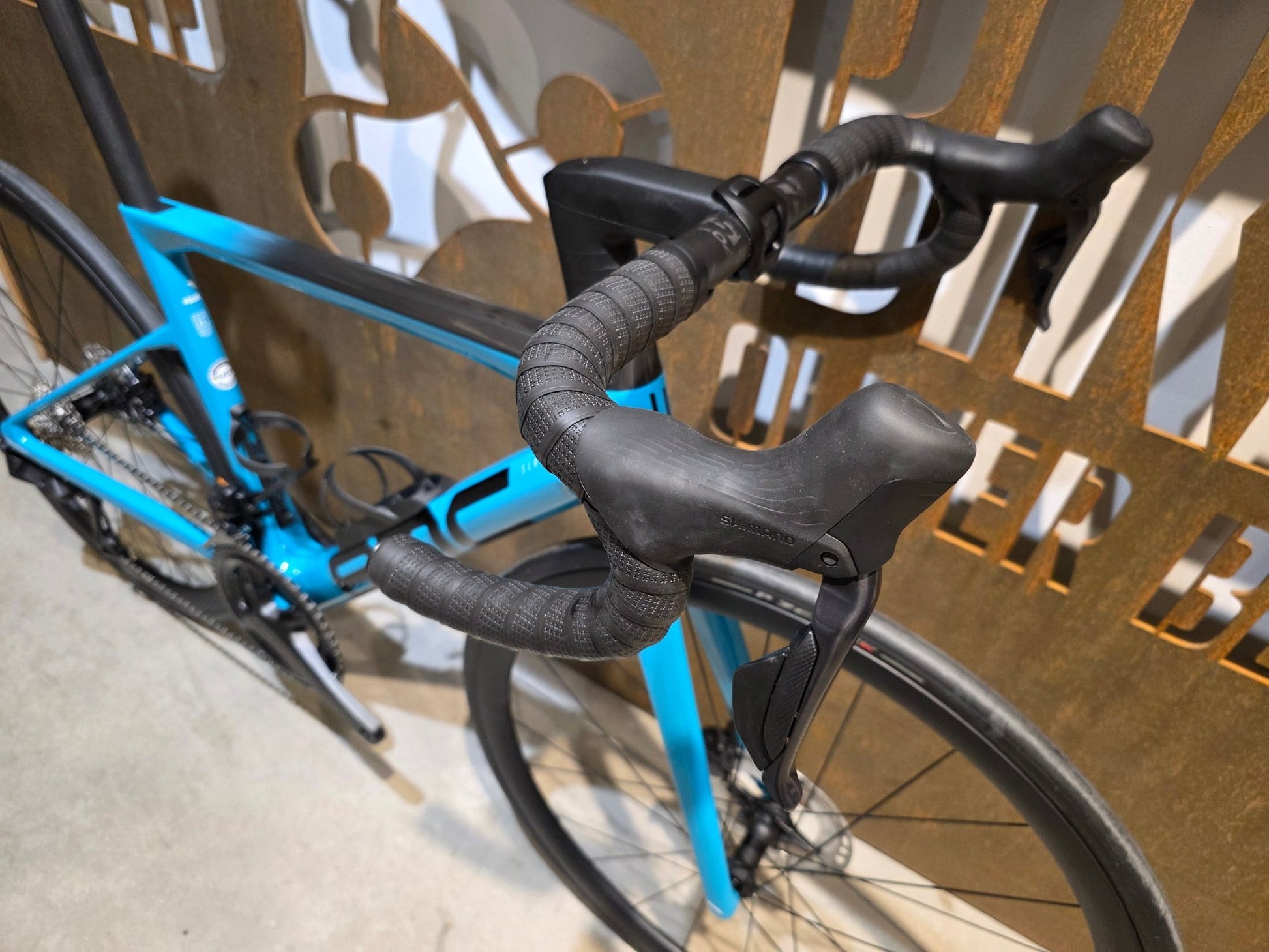 Rennrad von Bmc, BMC SLR01 FOUR / SHIMANO ULTEGRA DI2 / 51CM vor USEDBIKES - OB.DE Hintergrund