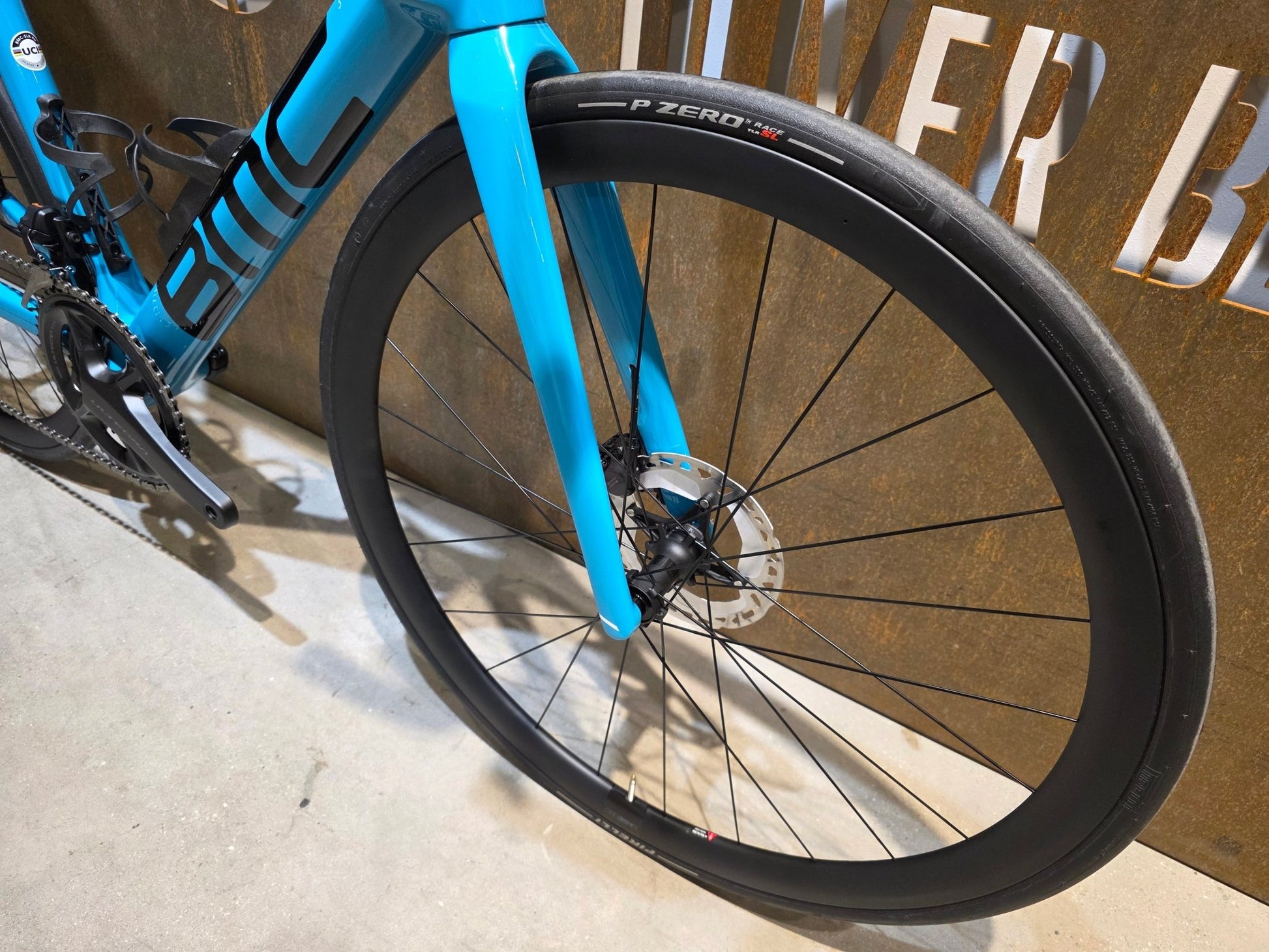 Rennrad von Bmc, BMC SLR01 FOUR / SHIMANO ULTEGRA DI2 / 51CM vor USEDBIKES - OB.DE Hintergrund