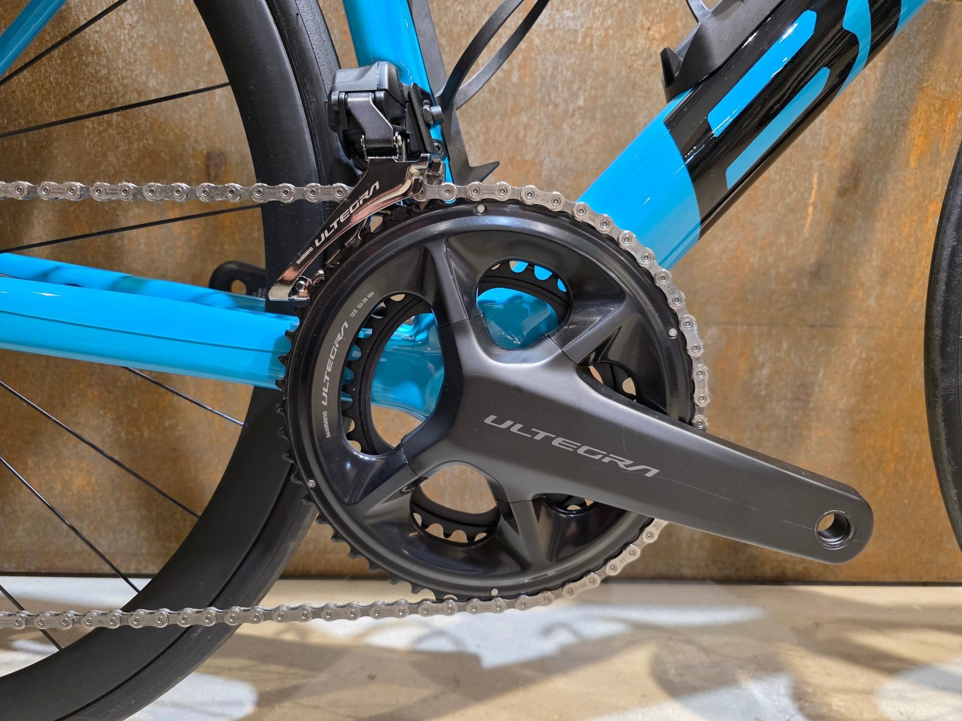 Rennrad von Bmc, BMC SLR01 FOUR / SHIMANO ULTEGRA DI2 / 51CM vor USEDBIKES - OB.DE Hintergrund