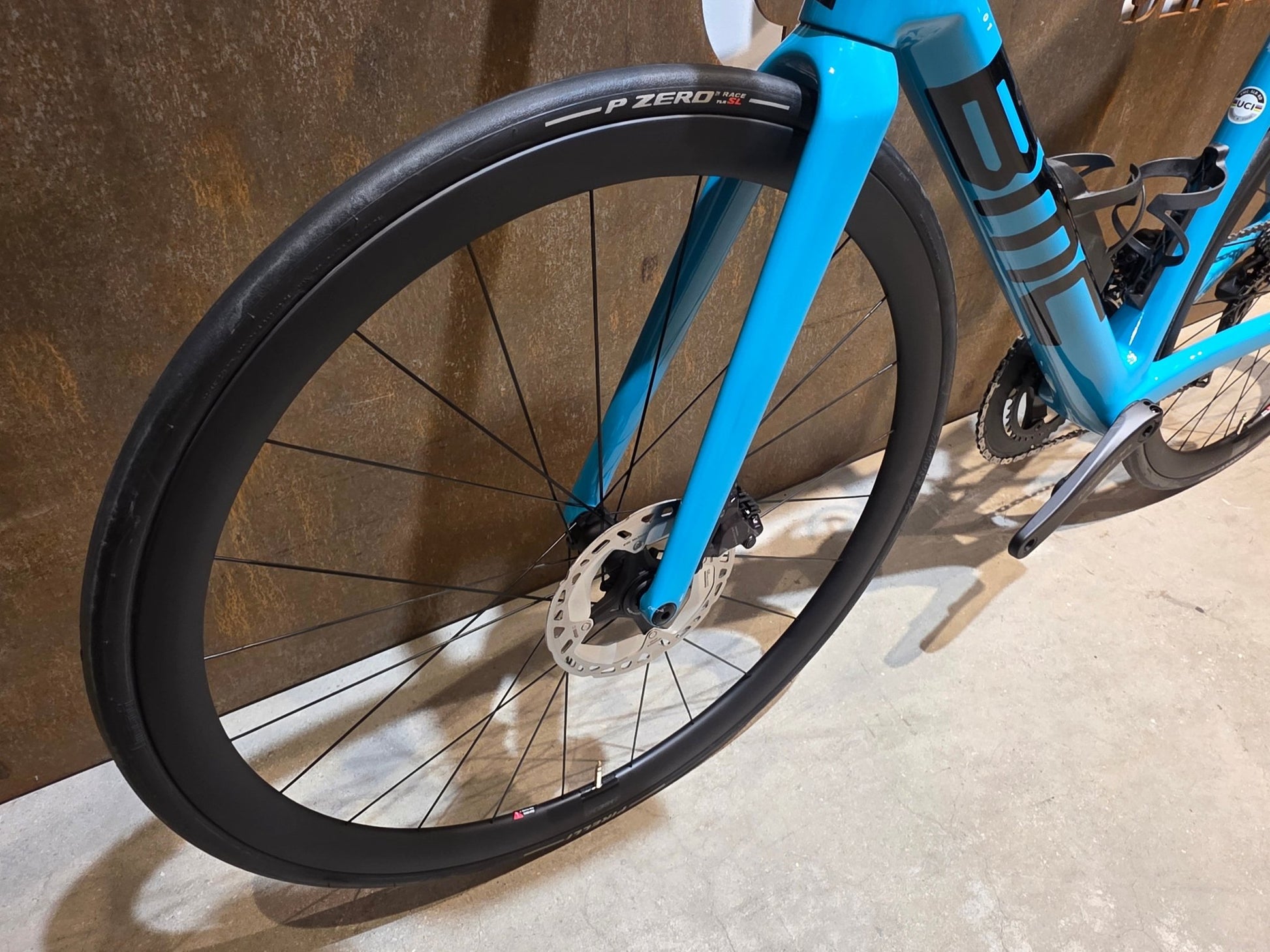 Rennrad von Bmc, BMC SLR01 FOUR / SHIMANO ULTEGRA DI2 / 51CM vor USEDBIKES - OB.DE Hintergrund