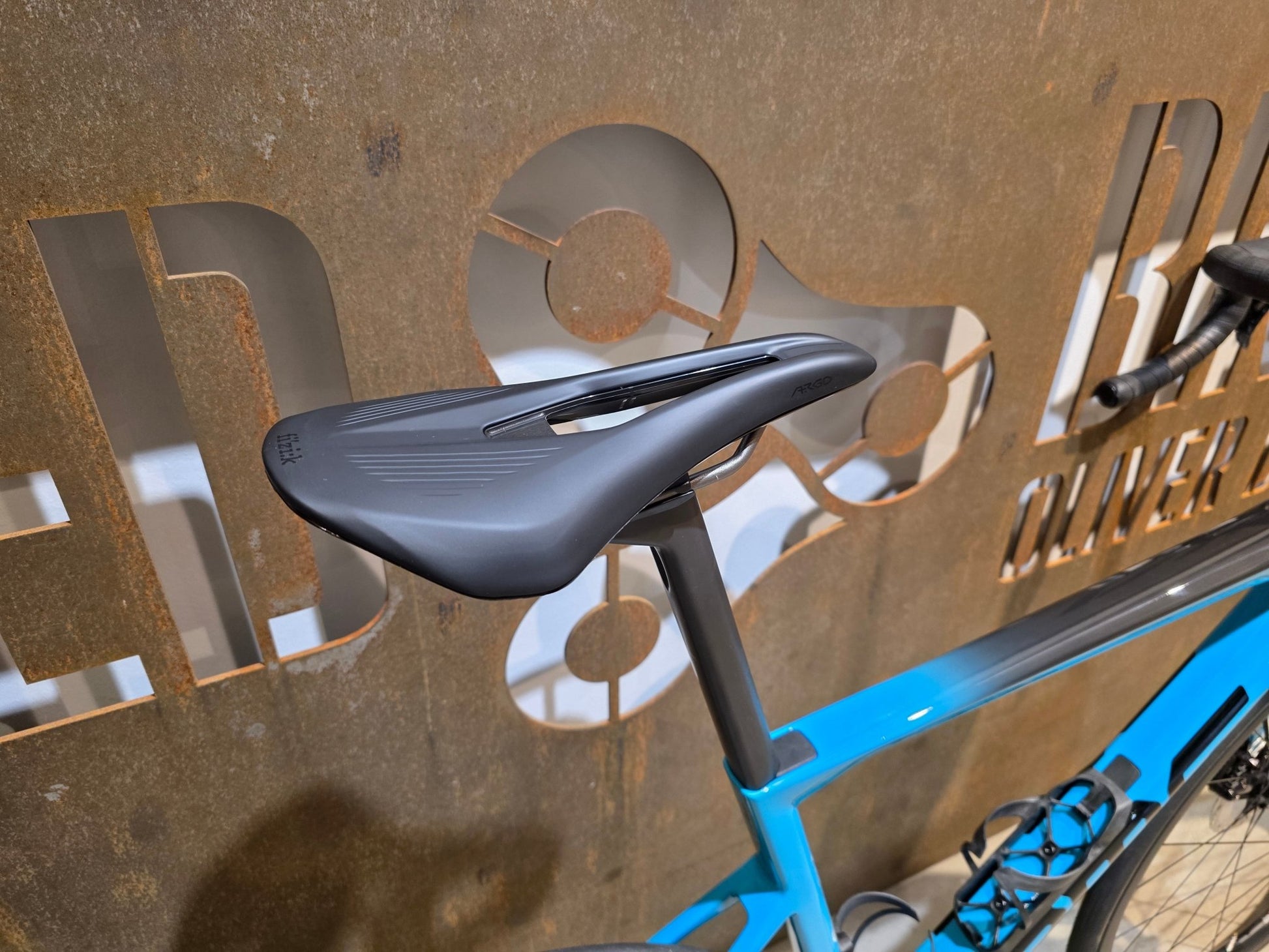 Rennrad von Bmc, BMC SLR01 FOUR / SHIMANO ULTEGRA DI2 / 54CM vor USEDBIKES - OB.DE Hintergrund