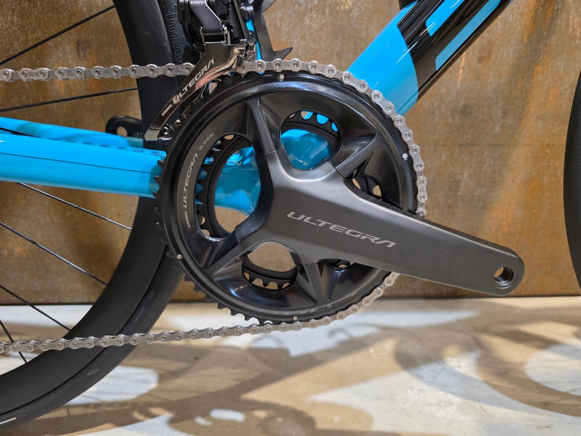 Rennrad von Bmc, BMC SLR01 FOUR / SHIMANO ULTEGRA DI2 / 54CM vor USEDBIKES - OB.DE Hintergrund