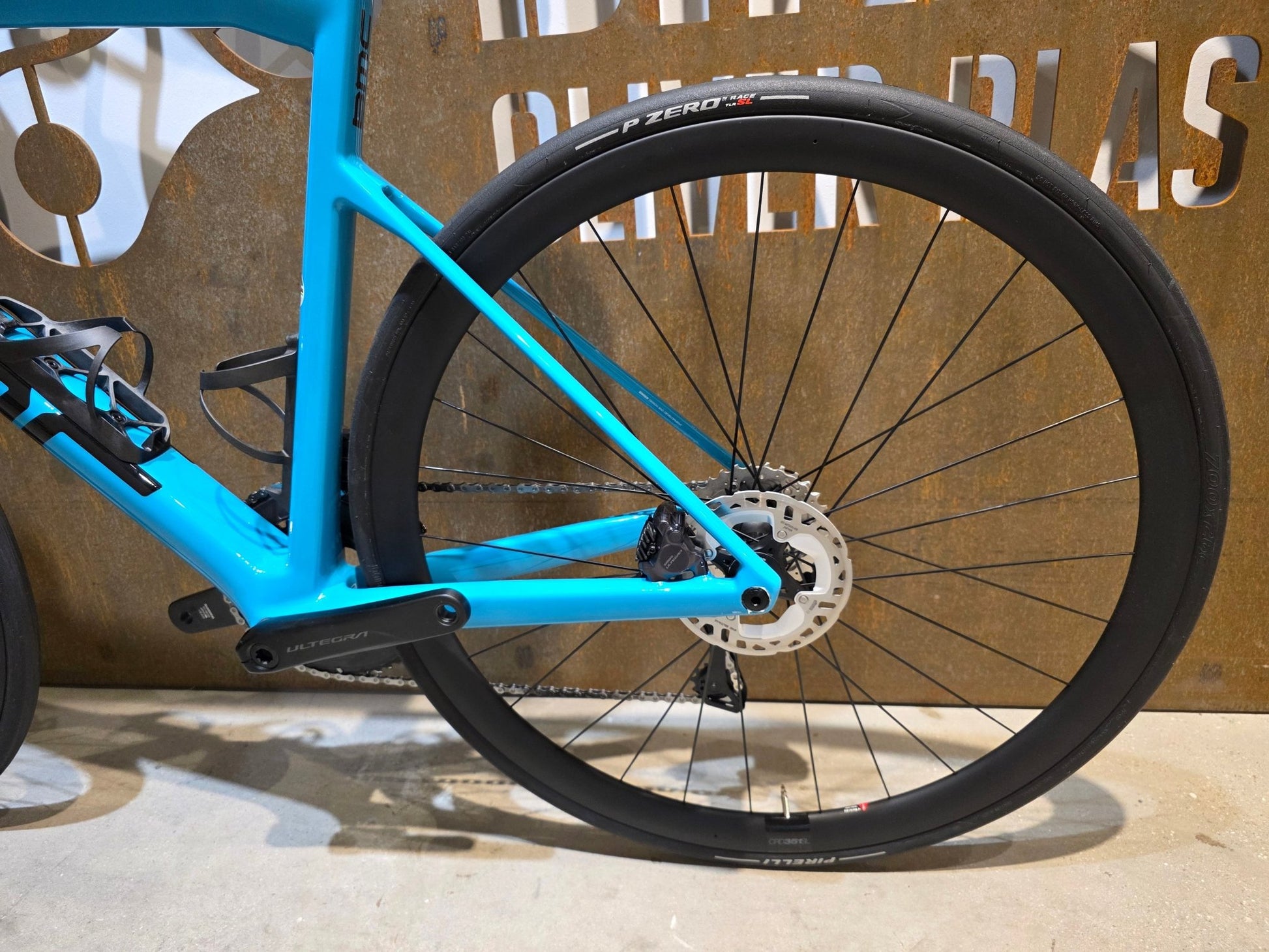 Rennrad von Bmc, BMC SLR01 FOUR / SHIMANO ULTEGRA DI2 / 54CM vor USEDBIKES - OB.DE Hintergrund