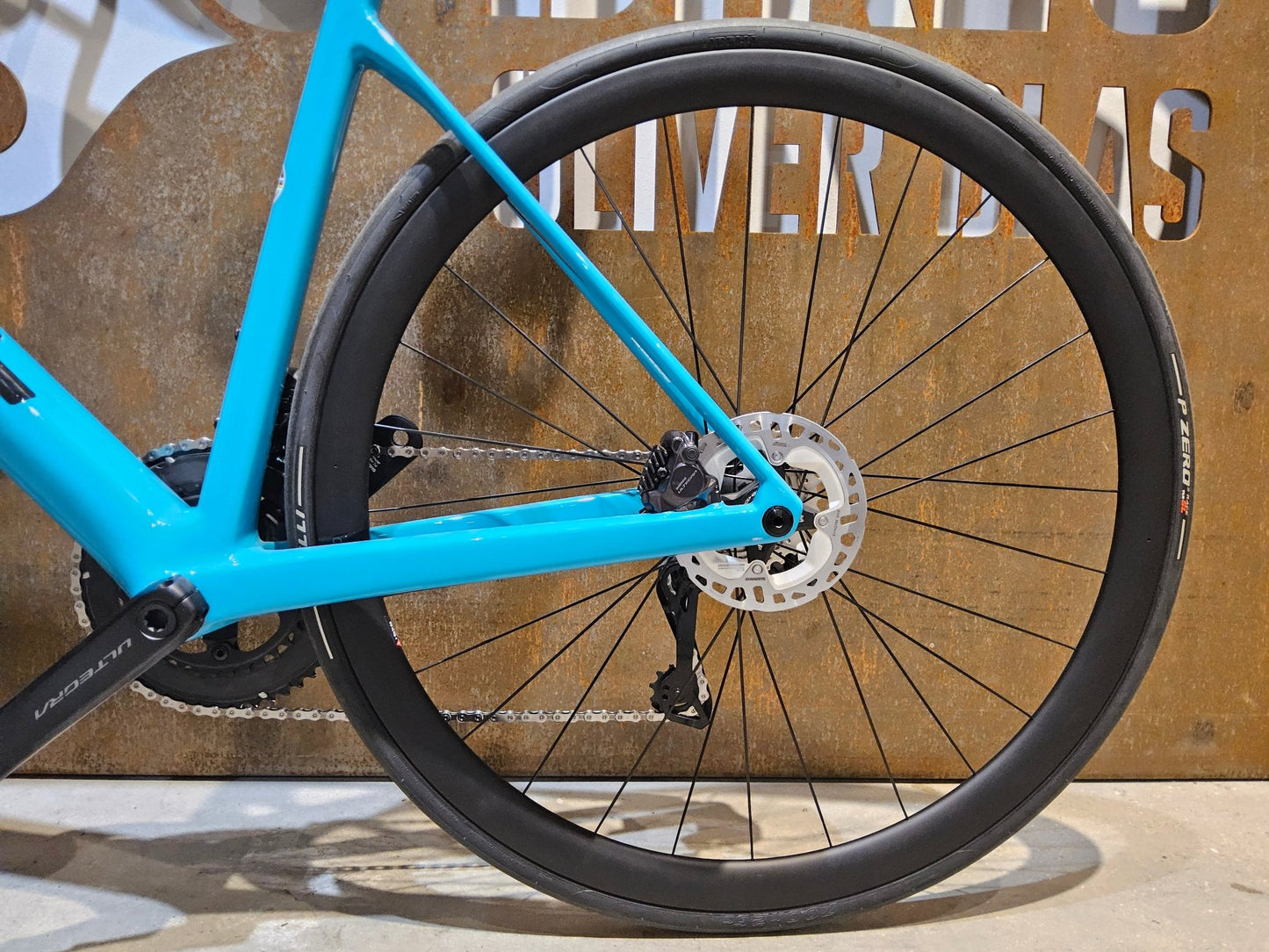 Rennrad von Bmc, BMC SLR01 FOUR / SHIMANO ULTEGRA DI2 / 58CM vor USEDBIKES - OB.DE Hintergrund