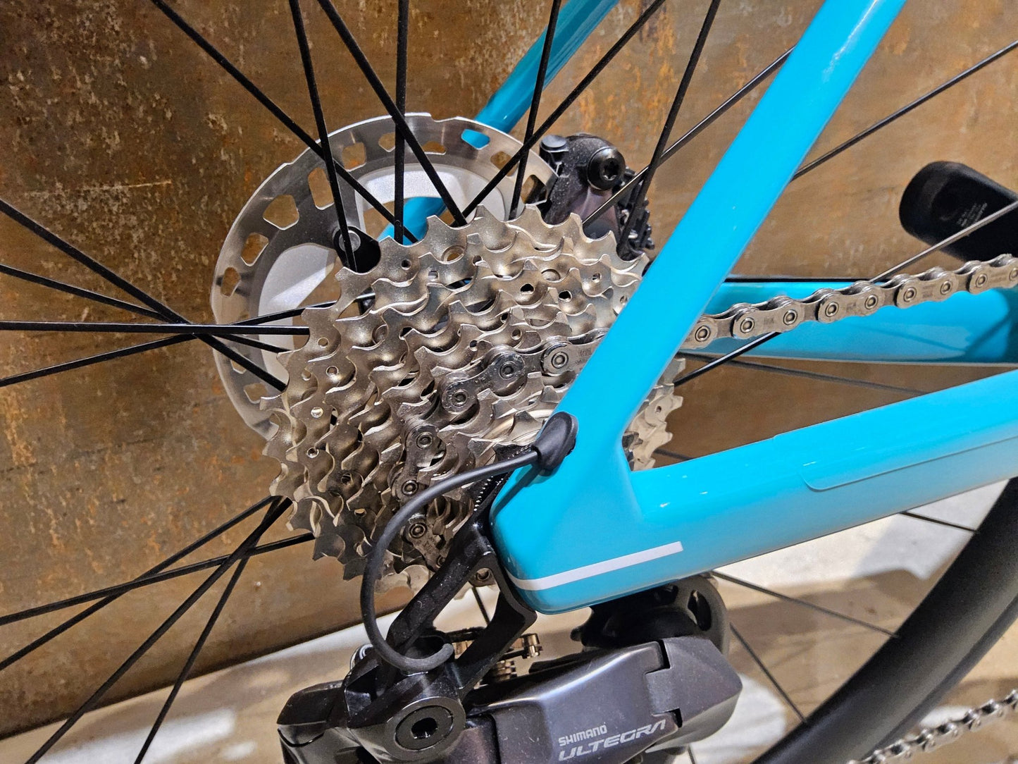 Rennrad von Bmc, BMC SLR01 FOUR / SHIMANO ULTEGRA DI2 / 58CM vor USEDBIKES - OB.DE Hintergrund