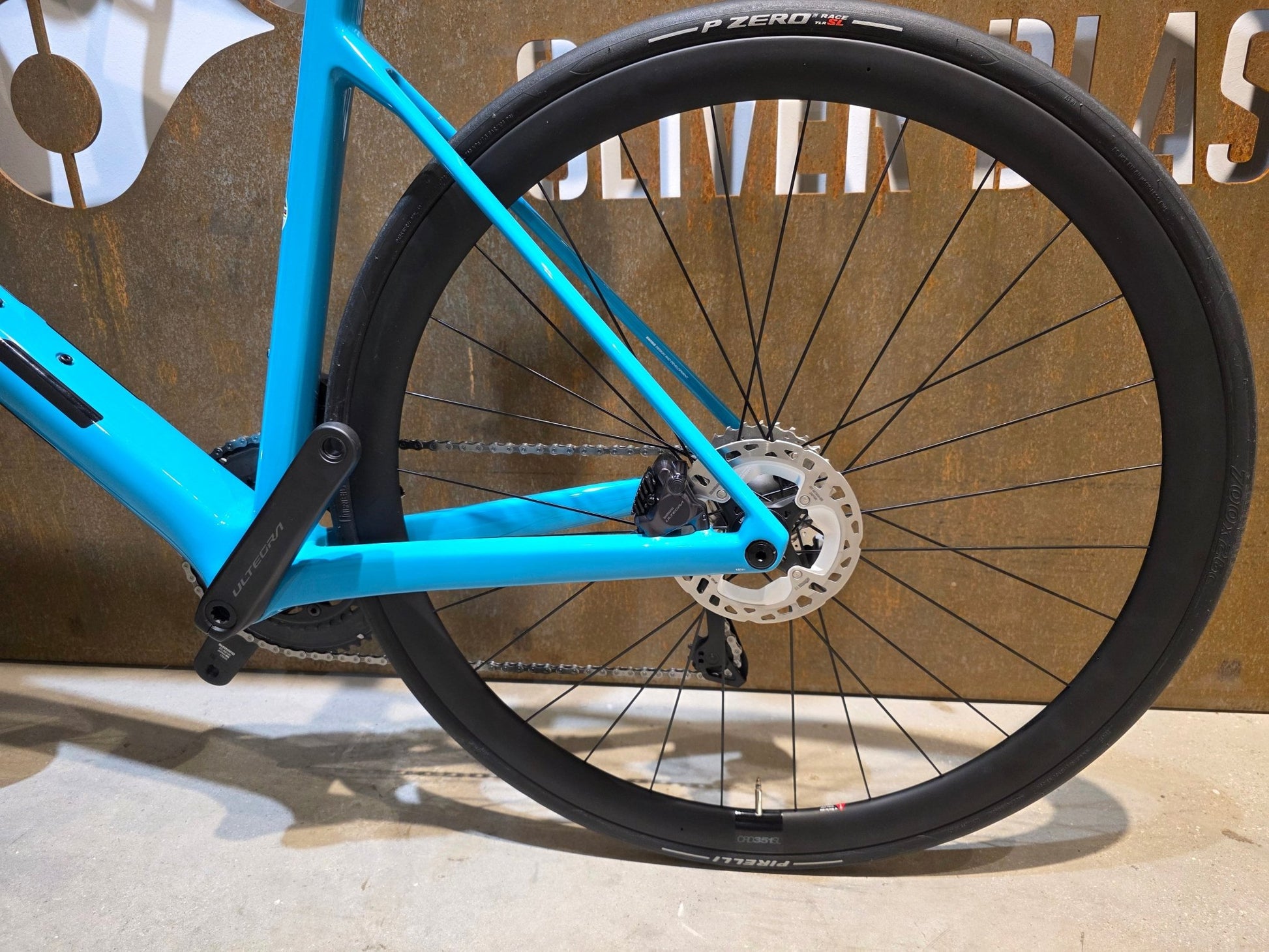 Rennrad von Bmc, BMC SLR01 FOUR / SHIMANO ULTEGRA DI2 / 61CM vor USEDBIKES - OB.DE Hintergrund