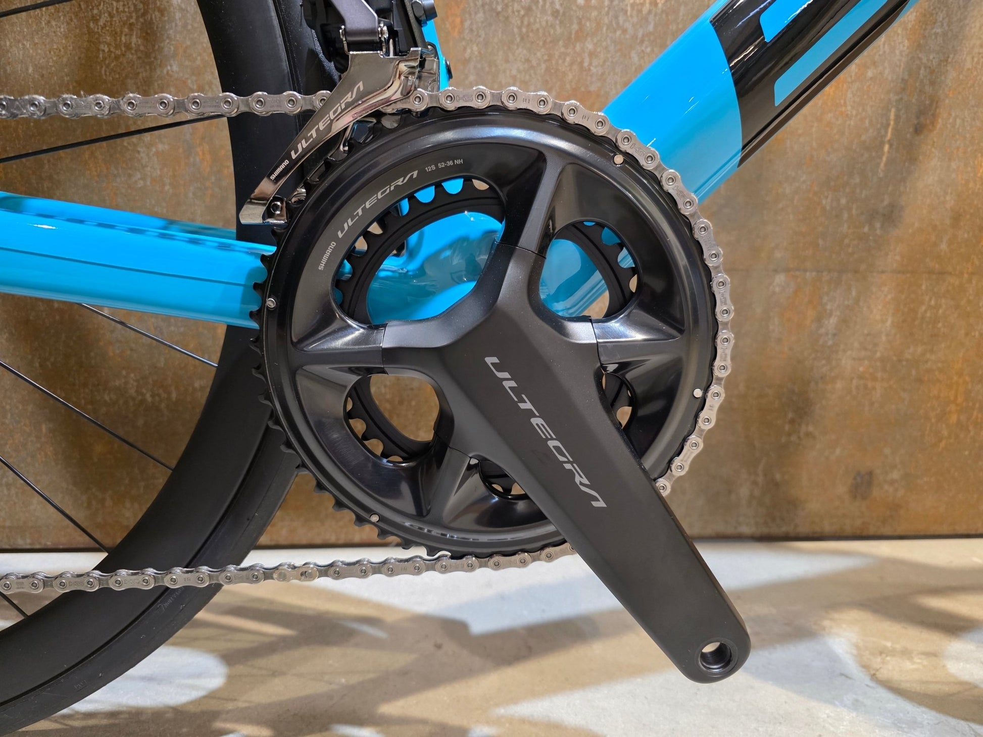 Rennrad von Bmc, BMC SLR01 FOUR / SHIMANO ULTEGRA DI2 / 61CM vor USEDBIKES - OB.DE Hintergrund