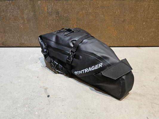 Taschen & Rucksäcke von Bontrager, BONTRAGER ADVENTURE SATTELTASCHE / 9 LITER vor USEDBIKES - OB.DE Hintergrund