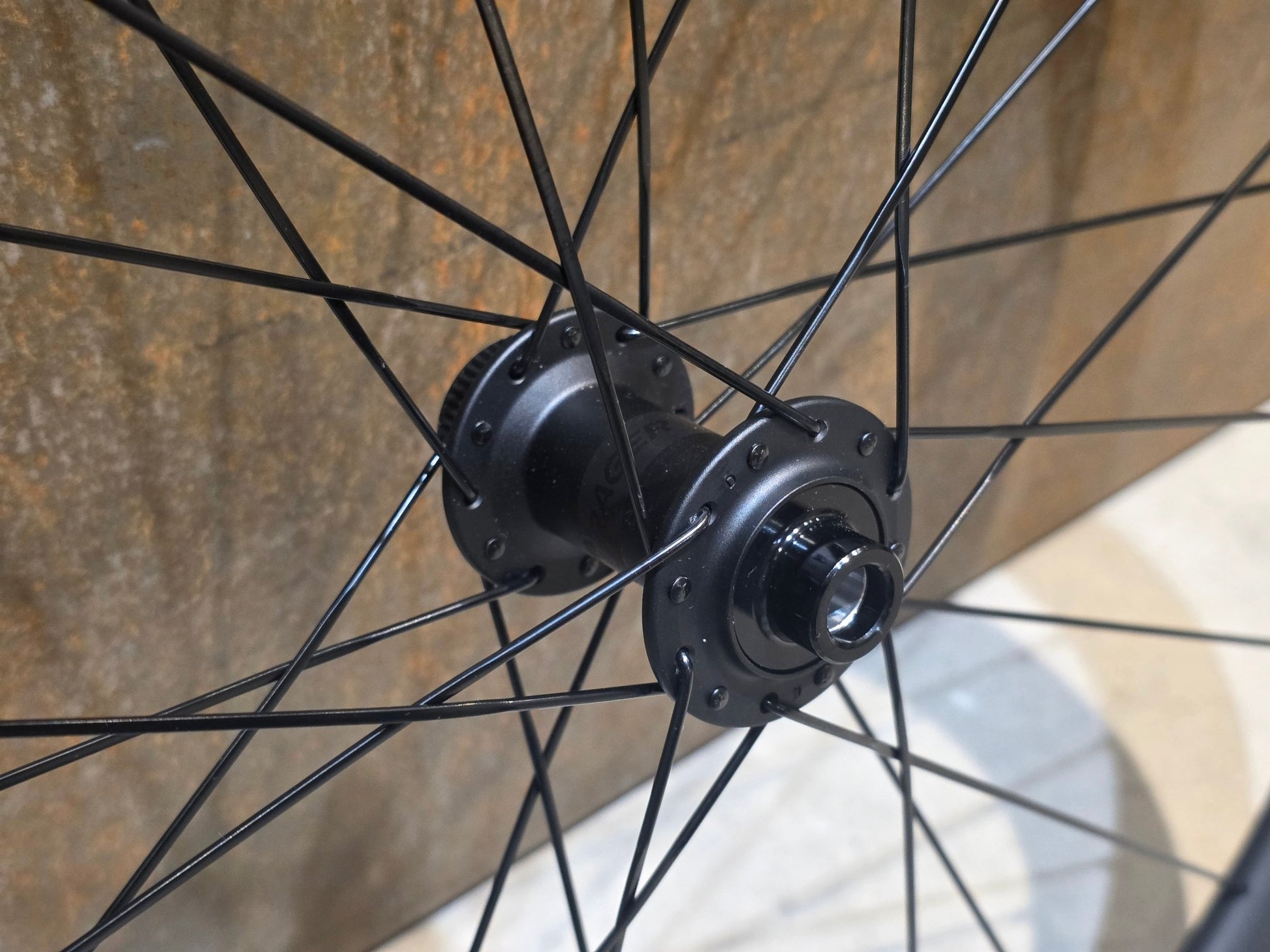 Laufrad/Laufradsatz von Bontrager, BONTRAGER AEOLUS ELITE 50 TLR LAUFRADSATZ DISC vor USEDBIKES - OB.DE Hintergrund