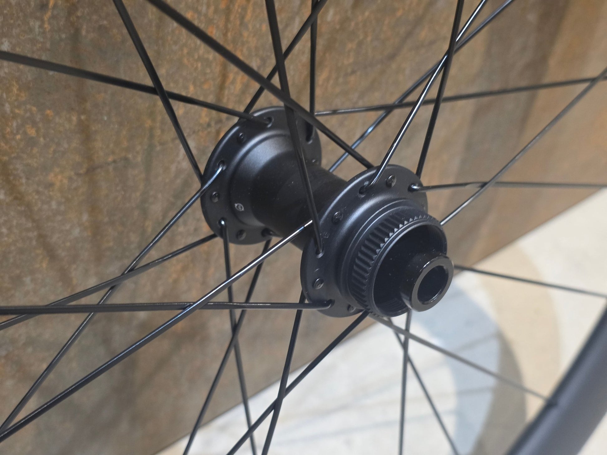 Laufrad/Laufradsatz von Bontrager, BONTRAGER AEOLUS ELITE 50 TLR LAUFRADSATZ DISC vor USEDBIKES - OB.DE Hintergrund