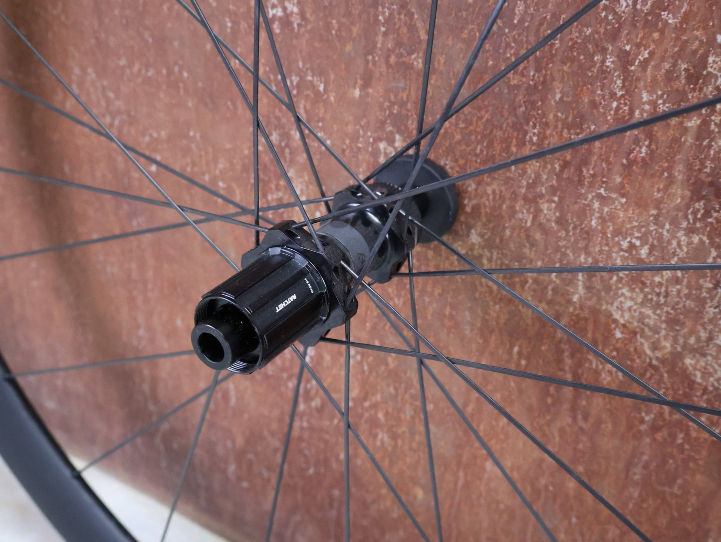 Laufrad/Laufradsatz von Bontrager, BONTRAGER AEOLUS PRO 37 TLR LAUFRADSATZ DISC vor USEDBIKES - OB.DE Hintergrund