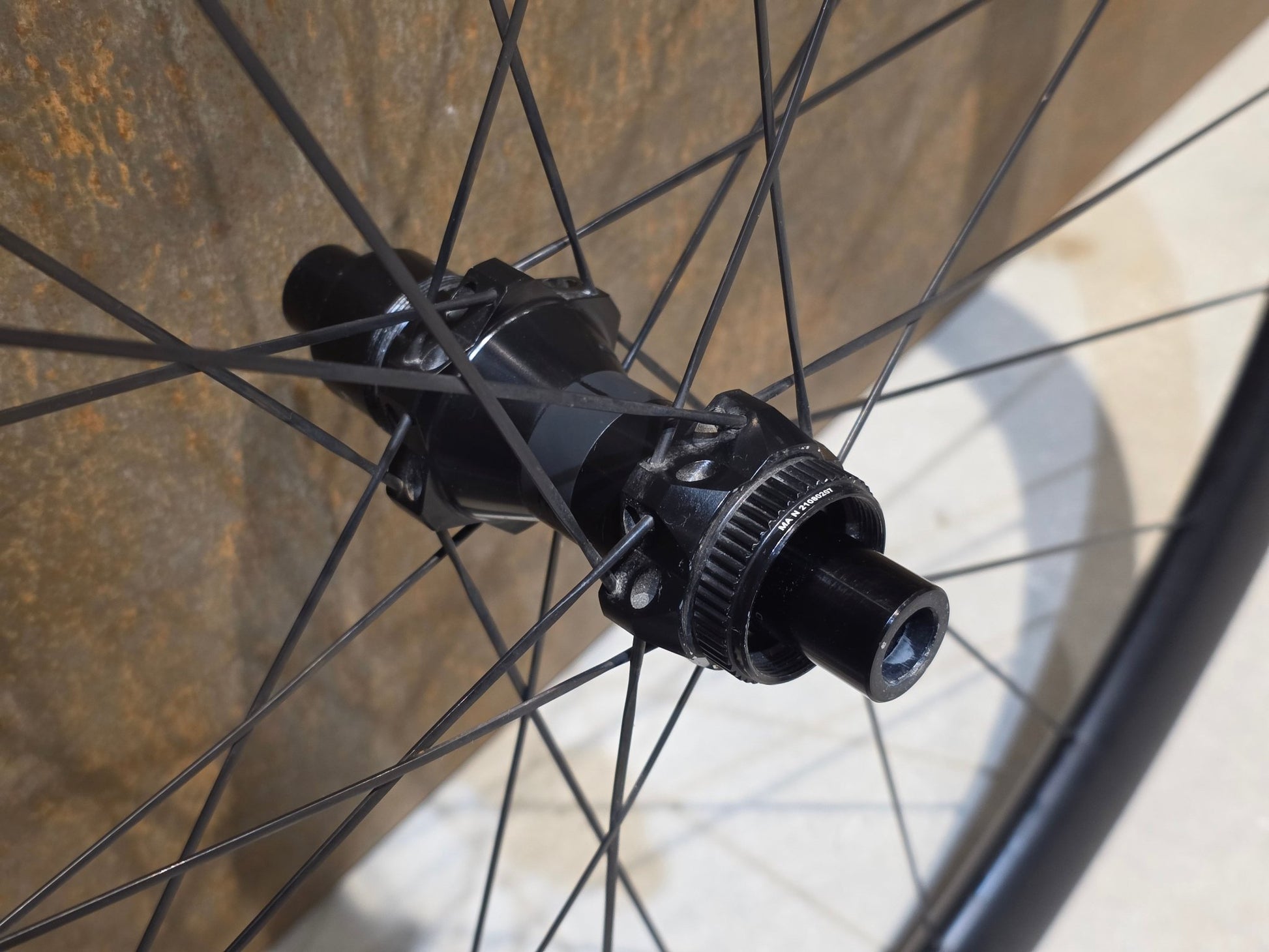 Laufrad/Laufradsatz von Bontrager, BONTRAGER AEOLUS PRO 37 TLR LAUFRADSATZ DISC vor USEDBIKES - OB.DE Hintergrund