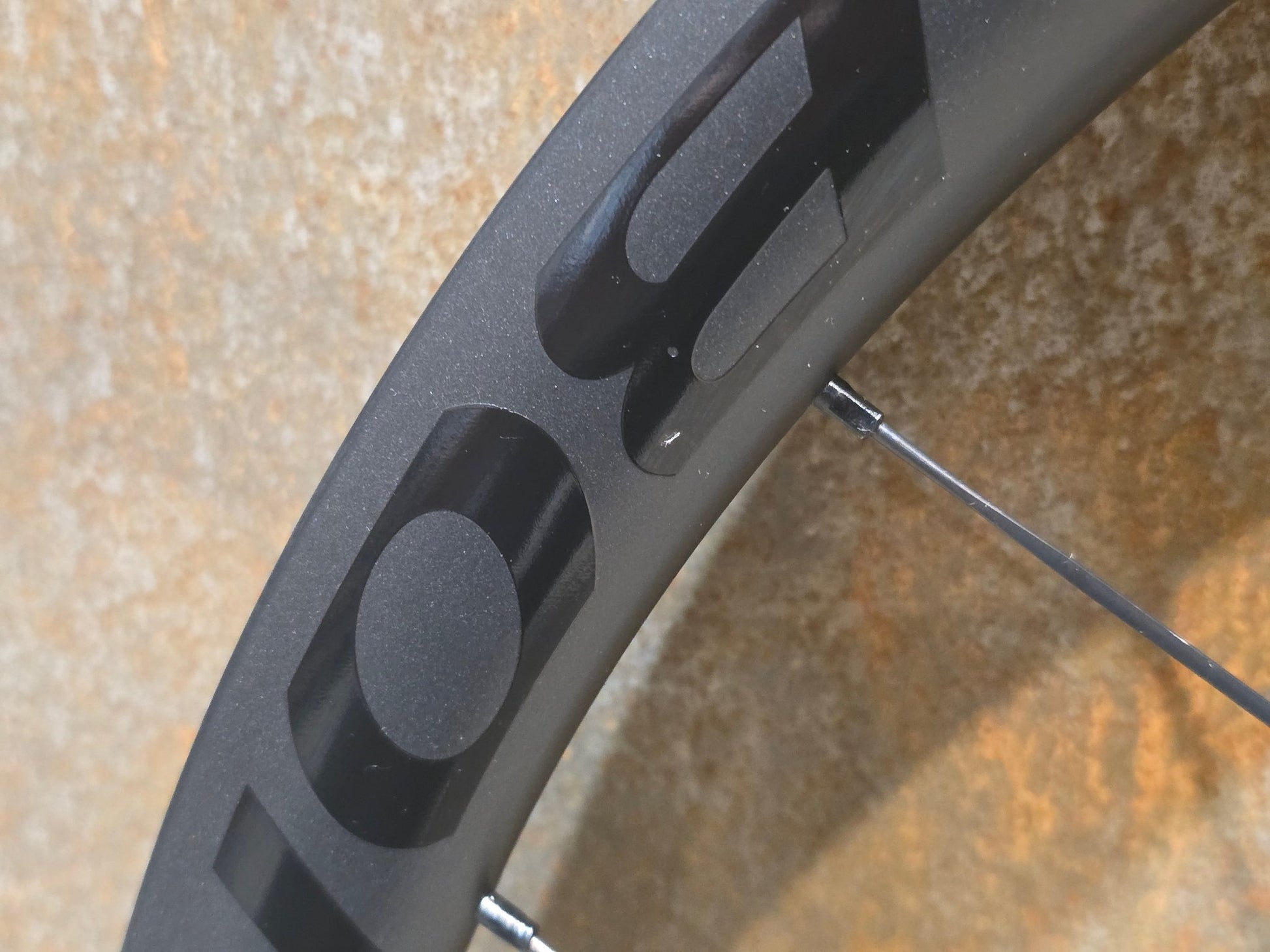 Laufrad/Laufradsatz von Bontrager, BONTRAGER AEOLUS PRO 3V LAUFRADSATZ DISC vor USEDBIKES - OB.DE Hintergrund