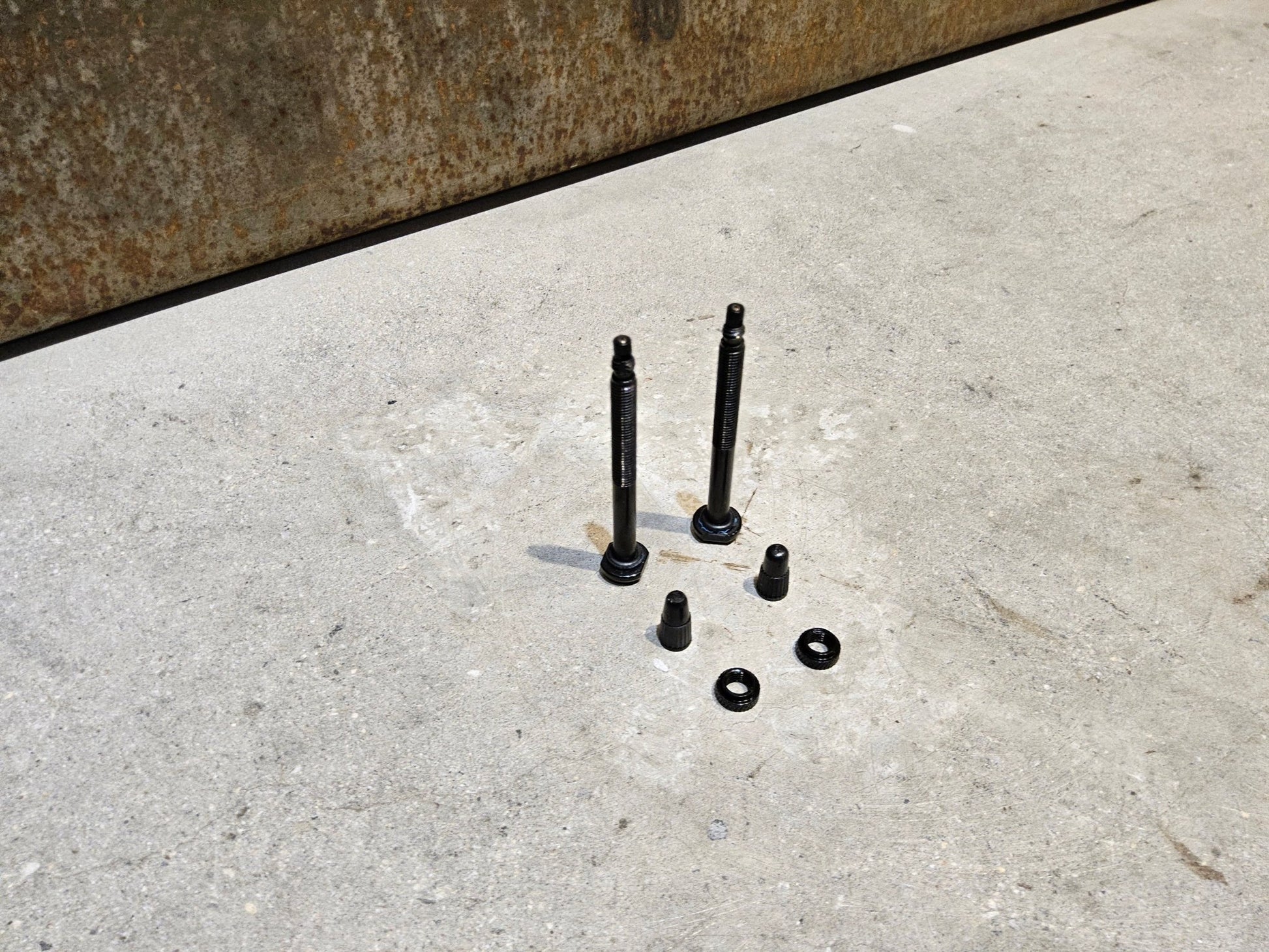 Laufrad/Laufradsatz von Bontrager, BONTRAGER AEOLUS PRO 51 TLR LAUFRADSATZ DISC vor USEDBIKES - OB.DE Hintergrund