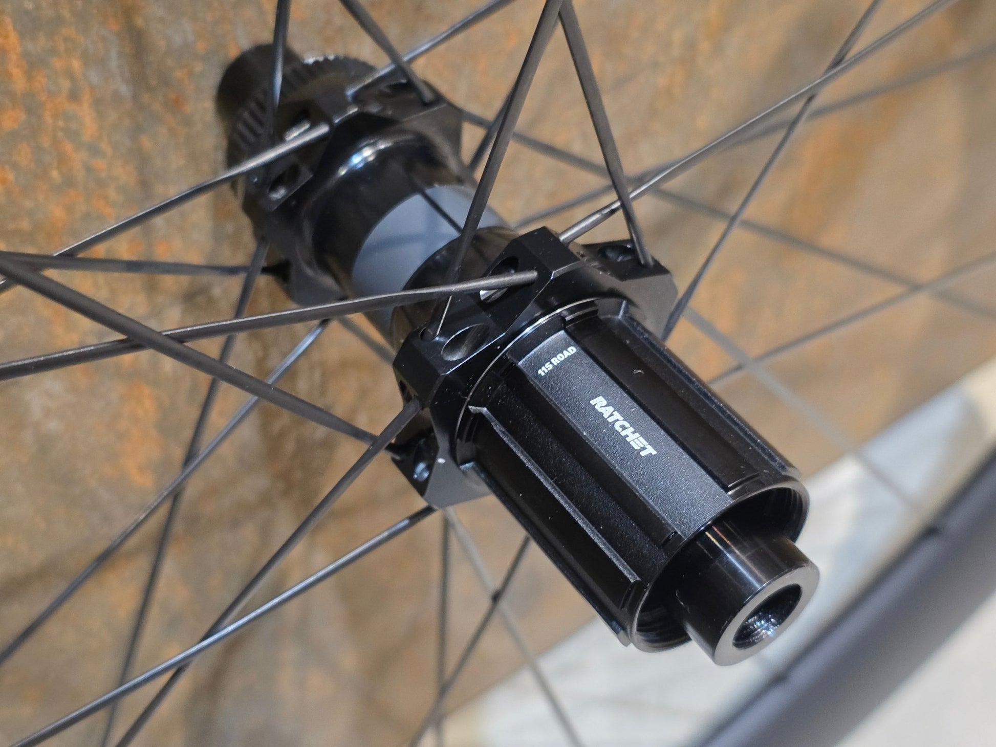 Laufrad/Laufradsatz von Bontrager, BONTRAGER AEOLUS PRO 51 TLR LAUFRADSATZ DISC vor USEDBIKES - OB.DE Hintergrund