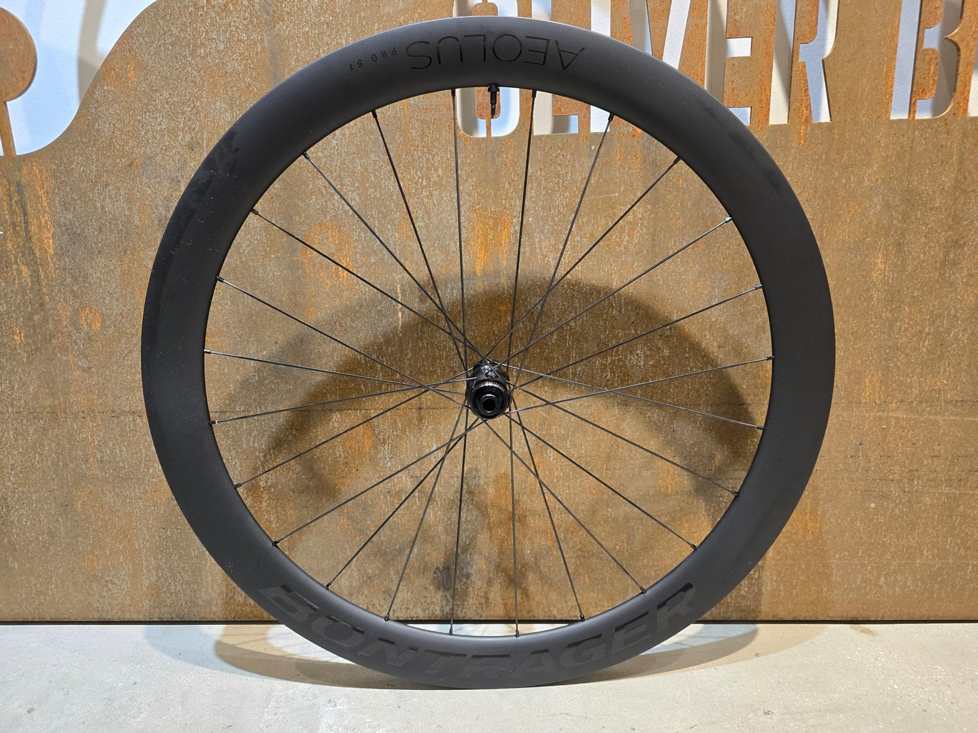 Laufrad/Laufradsatz von Bontrager, BONTRAGER AEOLUS PRO 51 TLR LAUFRADSATZ DISC vor USEDBIKES - OB.DE Hintergrund