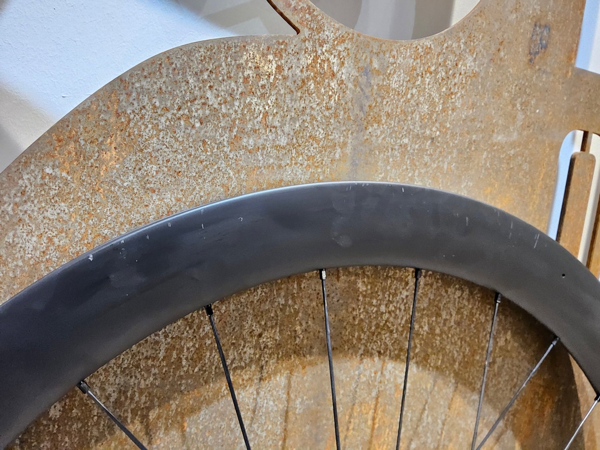 Laufrad/Laufradsatz von Bontrager, BONTRAGER AEOLUS PRO 51 TLR LAUFRADSATZ DISC vor USEDBIKES - OB.DE Hintergrund