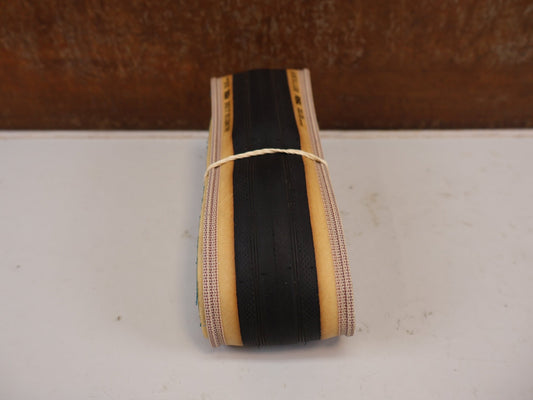 Reifen von Bontrager, BONTRAGER AEOLUS RSL TLR RENNRADREIFEN 700X28 / TAN WALL vor USEDBIKES-OB.DE Hintergrund