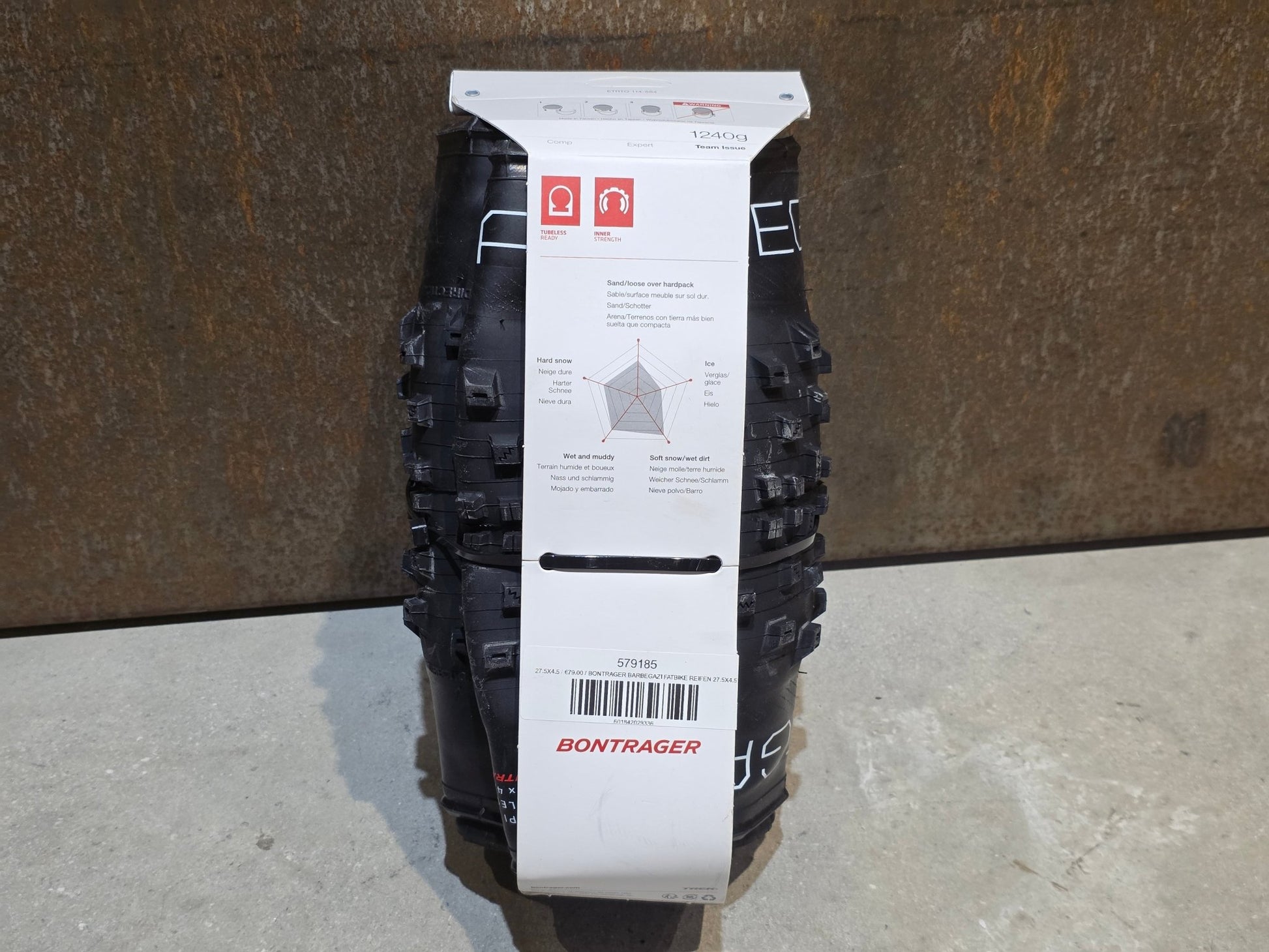 Reifen von Bontrager, BONTRAGER BARBEGAZI FATBIKE REIFEN 27.5X4.5 vor USEDBIKES - OB.DE Hintergrund