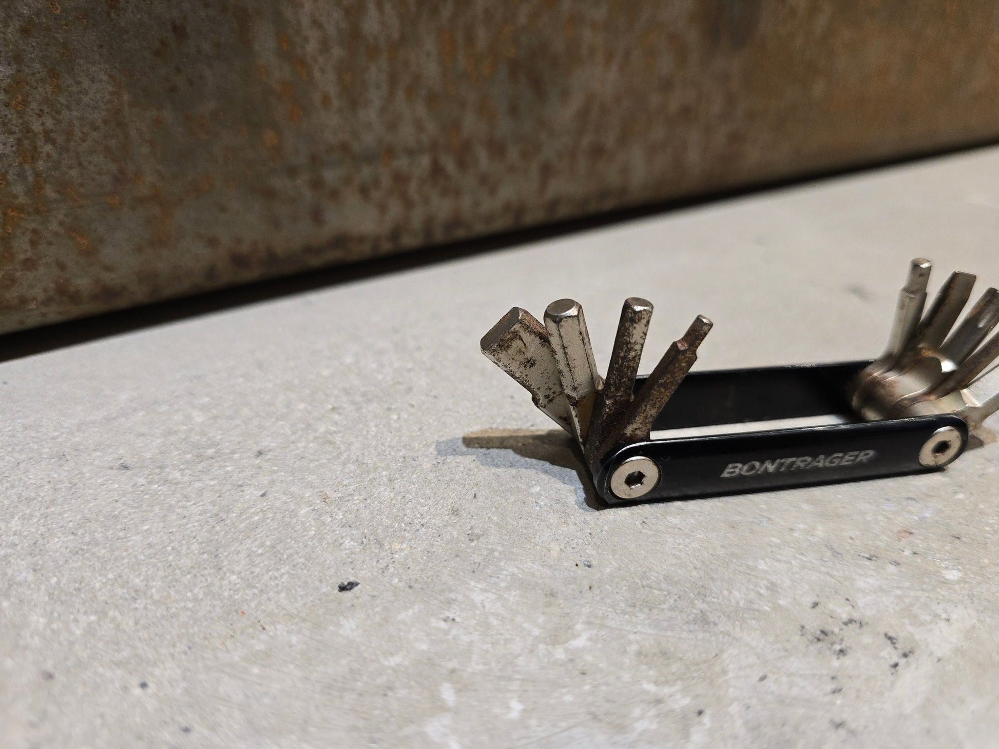 Luftpumpen & Werkzeug von Bontrager, BONTRAGER BITS INTEGRIERTES MTB - WERKZEUG in variant_title vor USEDBIKES - OB.DE Hintergrund