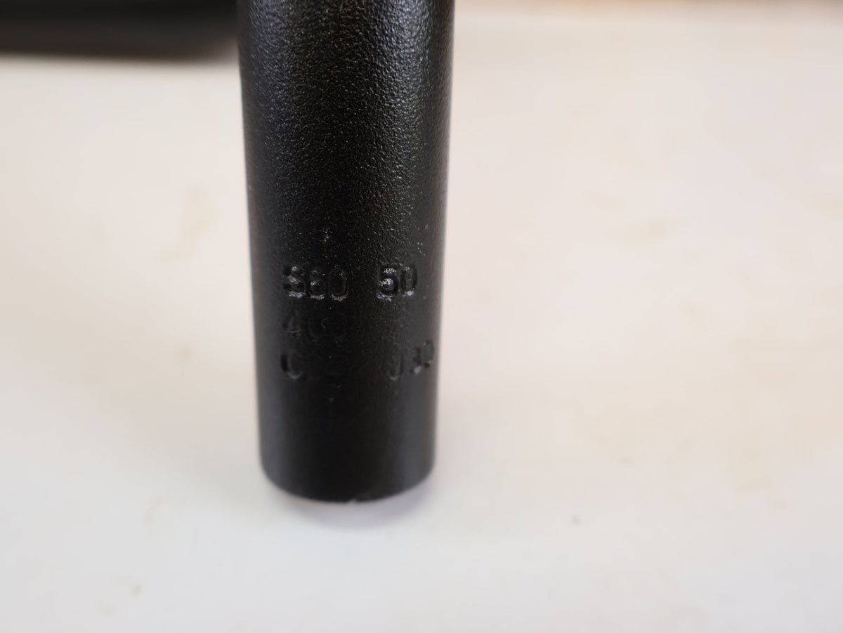 Lenker von Bontrager, Bontrager Comp Aluminium Rennlenker 400-440 mm 31.8 mm Schwarz vor USEDBIKES-OB.DE Hintergrund