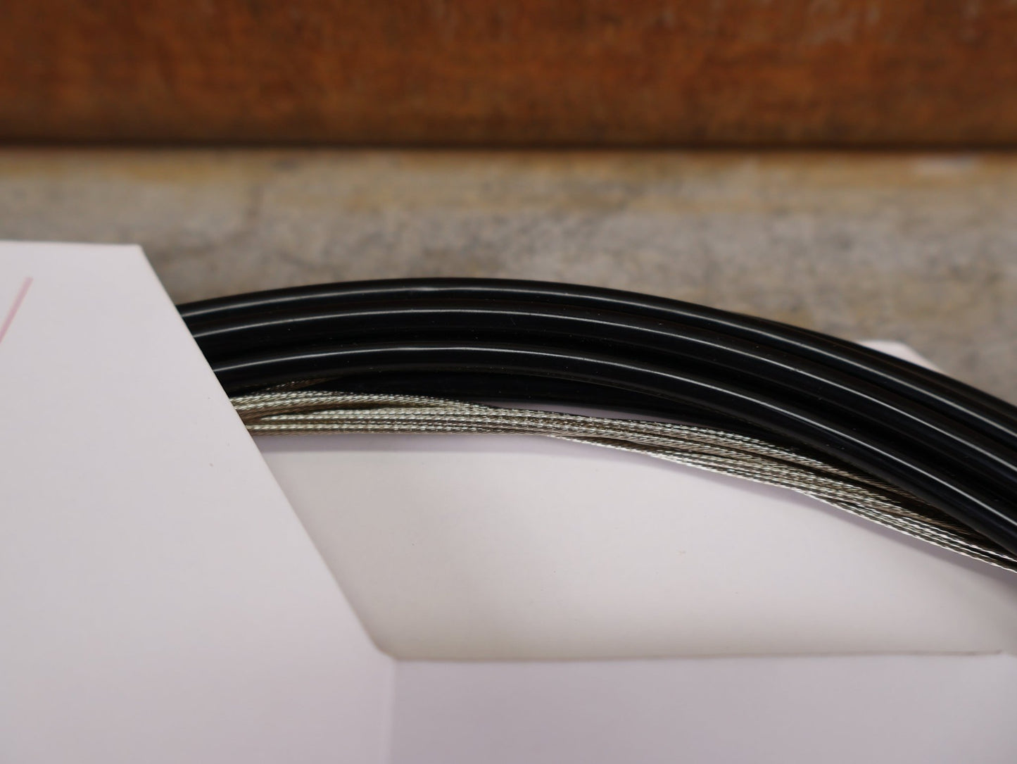 Zubehör von Bontrager, BONTRAGER / ELITE SCHALTZUG - SET / EDELSTAHL & LUBED HOUSING / 2300 MM ZÜGE, 3200 MM HÜLLE / UNIVERSAL vor USEDBIKES - OB.DE Hintergrund