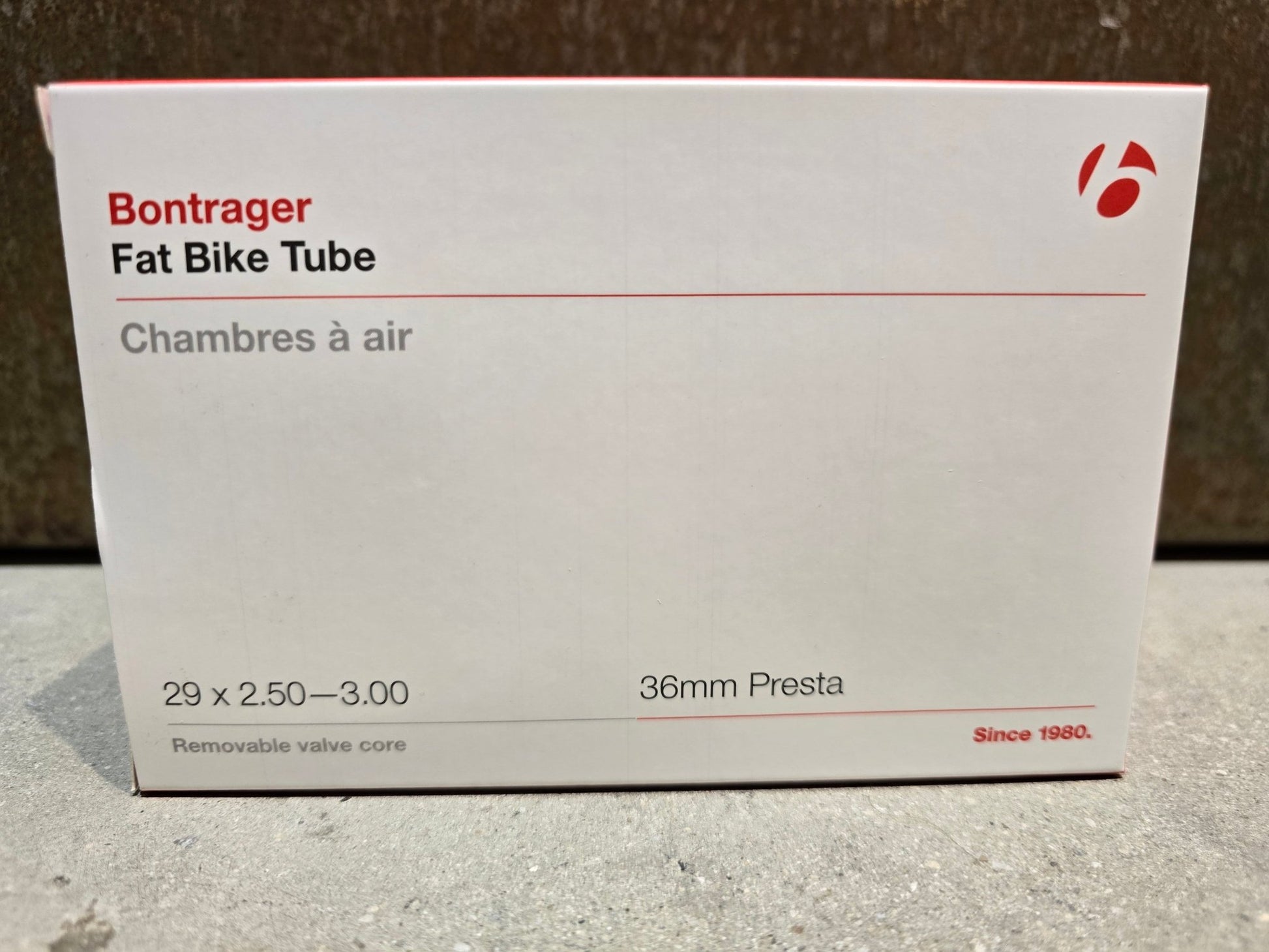 Reifen von Bontrager, BONTRAGER FAT - UND PLUS FAHRRADSCHLAUCH MIT PRESTAVENTIL 29X2.50 - 3.00 in variant_title vor USEDBIKES - OB.DE Hintergrund