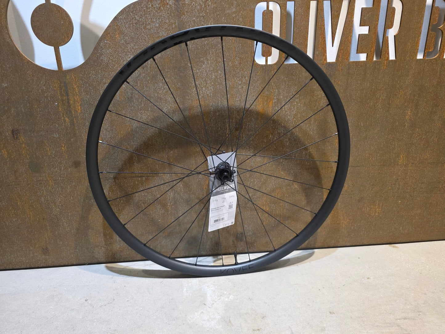 Laufrad/Laufradsatz von Bontrager, BONTRAGER KOVEE PRO 30 BOOST TLR 29 MTB LAUFRADSATZ DISC vor USEDBIKES - OB.DE Hintergrund