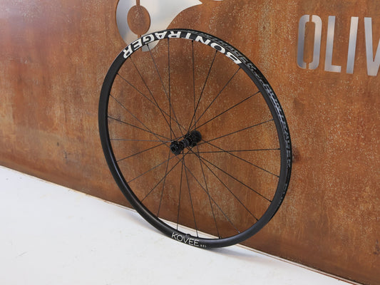 Laufrad/Laufradsatz von Trek, BONTRAGER KOVEE RSL 30 TEAM EDITION VORDERRAD 29 BOOST CARBON vor USEDBIKES-OB.DE Hintergrund