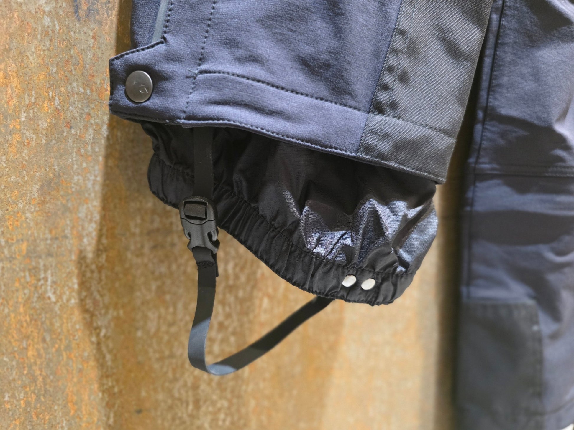 Hosen Herren von Bontrager, BONTRAGER OMW SOFTSHELL FATBIKE - HOSE / HERREN vor USEDBIKES - OB.DE Hintergrund