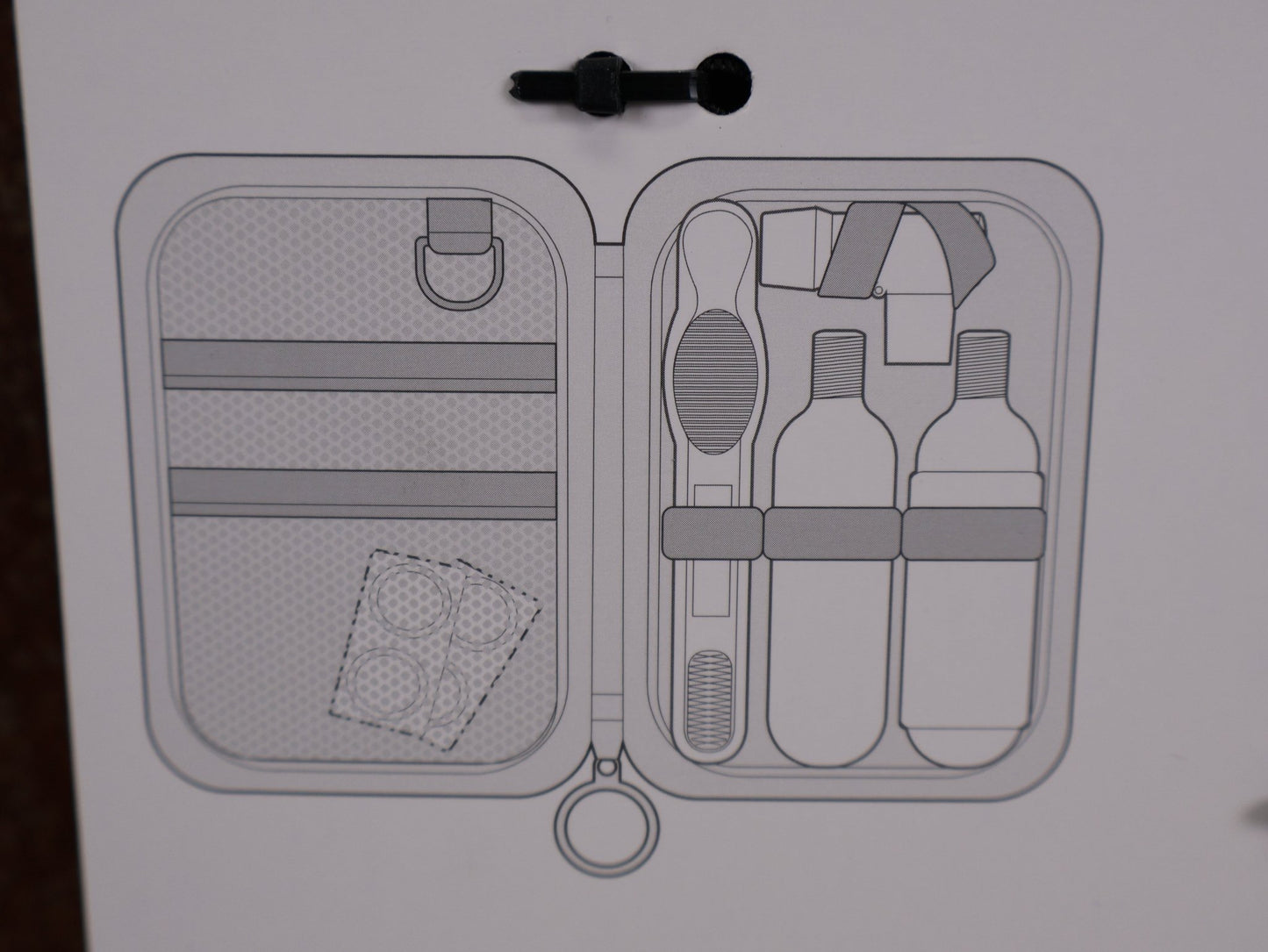 Luftpumpen & Werkzeug von Bontrager, BONTRAGER PRO FLAT PACK / CO₂ - PUMPE – 2 X 16 G – REPARATURSET – 225 G vor USEDBIKES - OB.DE Hintergrund