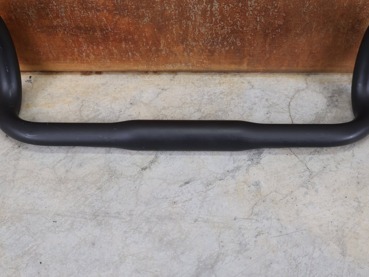 Lenker von Bontrager, BONTRAGER PRO ISOCORE VR - SF RENNRADLENKER – OCLV CARBON – 380 / 400 MM vor USEDBIKES - OB.DE Hintergrund