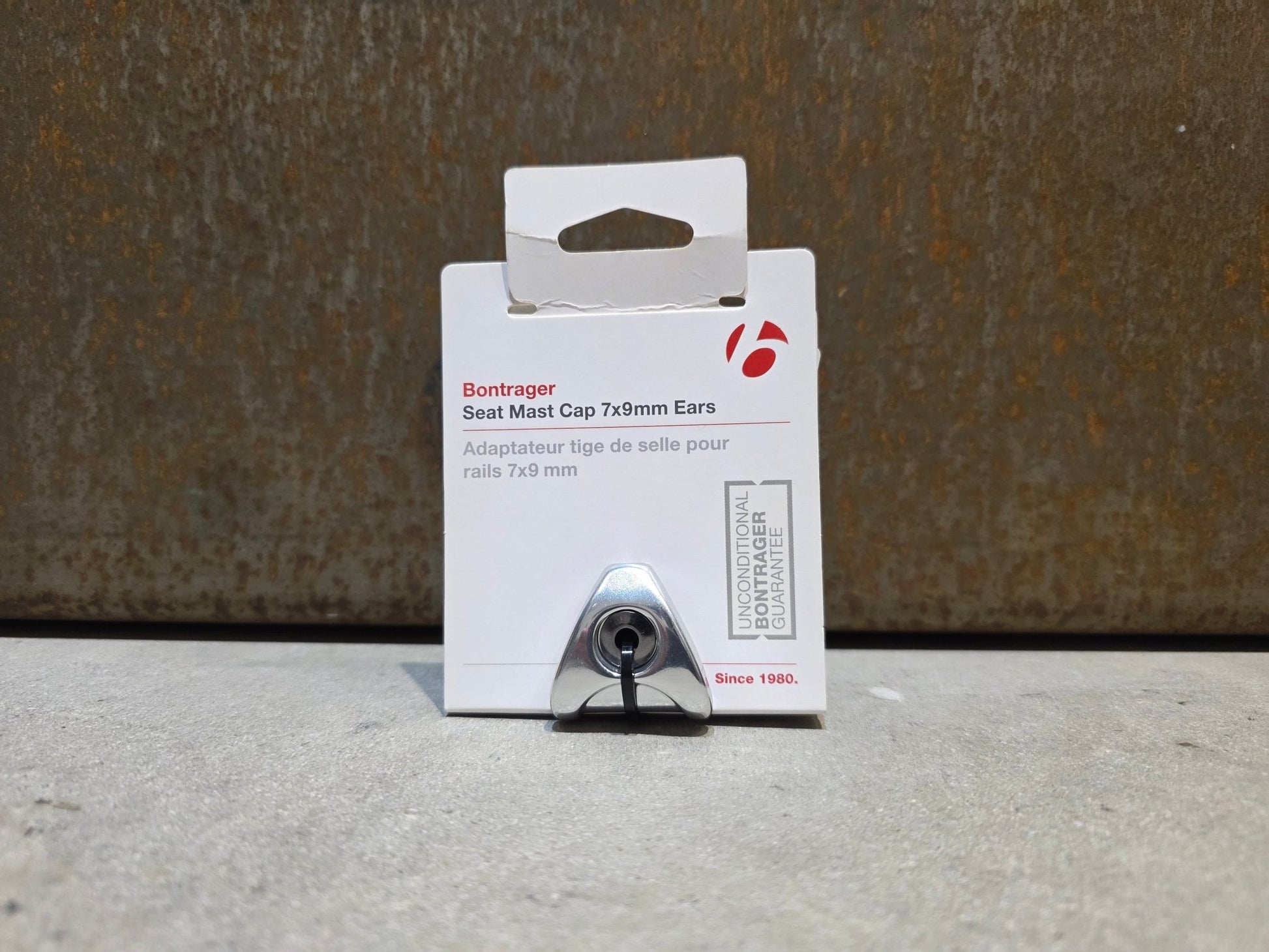 Zubehör von Bontrager, BONTRAGER SATTELKLEMMSTÜCKE FÜR DREHKOPFSATTELSTÜTZE / 406923 / 7 X 9MM vor USEDBIKES - OB.DE Hintergrund