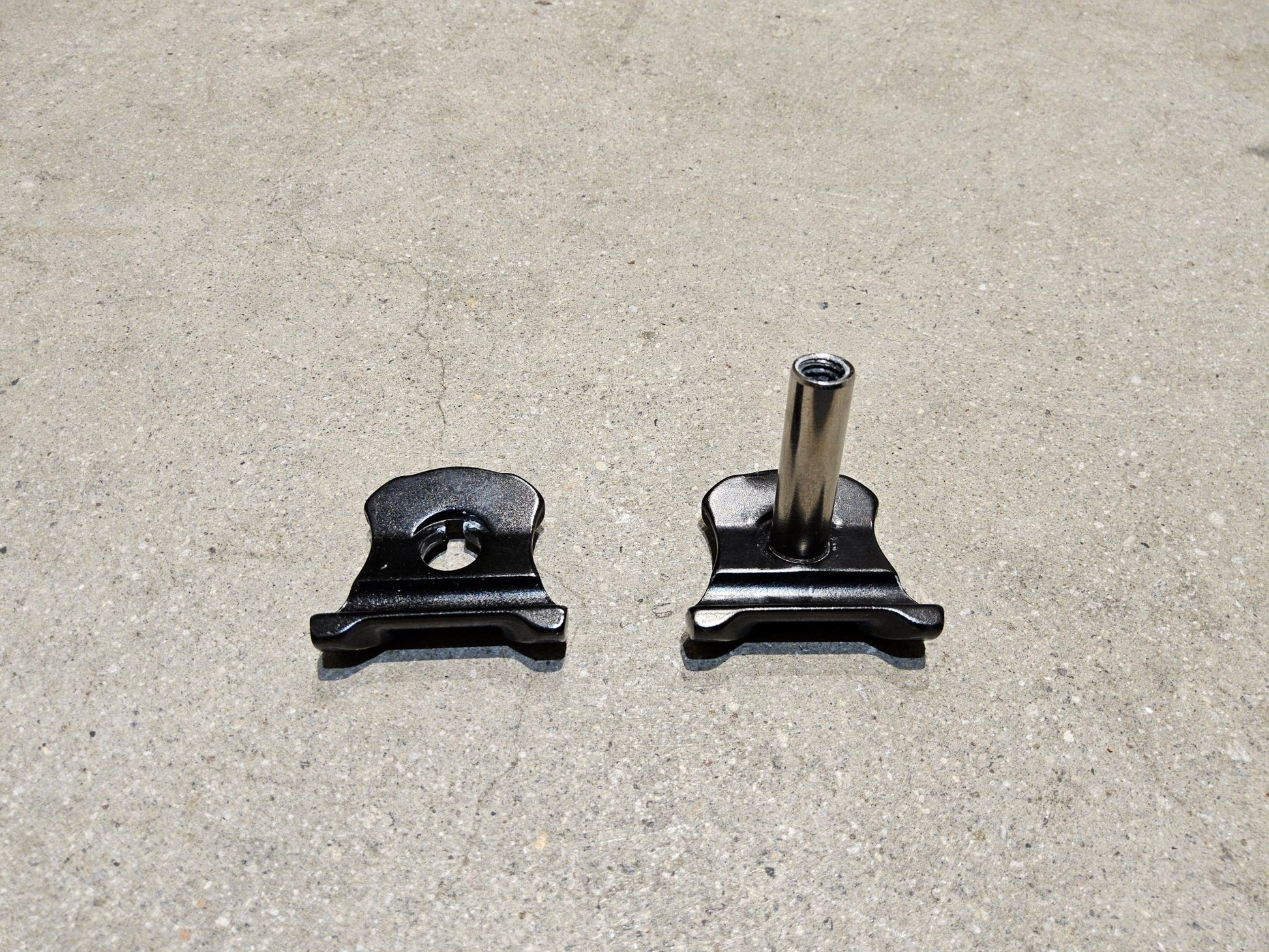 Zubehör von Richtey, BONTRAGER SATTELKLEMMSTÜCKE FÜR DREHKOPFSATTELSTÜTZE / 7 X 7MM in variant_title vor USEDBIKES - OB.DE Hintergrund