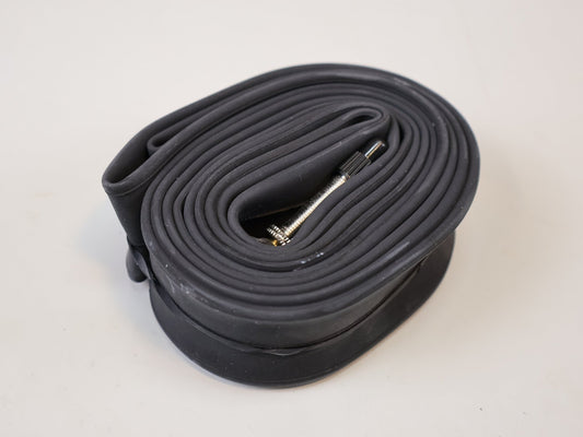 Reifen von Bontrager, BONTRAGER SCHLAUCH 28 ZOLL PRESTA SV VENTIL 33MM / HAN 88453 vor USEDBIKES-OB.DE Hintergrund