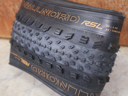 Reifen von Bontrager, BONTRAGER VALLNORD RSL XR TLR MTB REIFEN 29×2.4 – ULTRALEICHTER XC RACE TIRE – 5313385 vor USEDBIKES - OB.DE Hintergrund