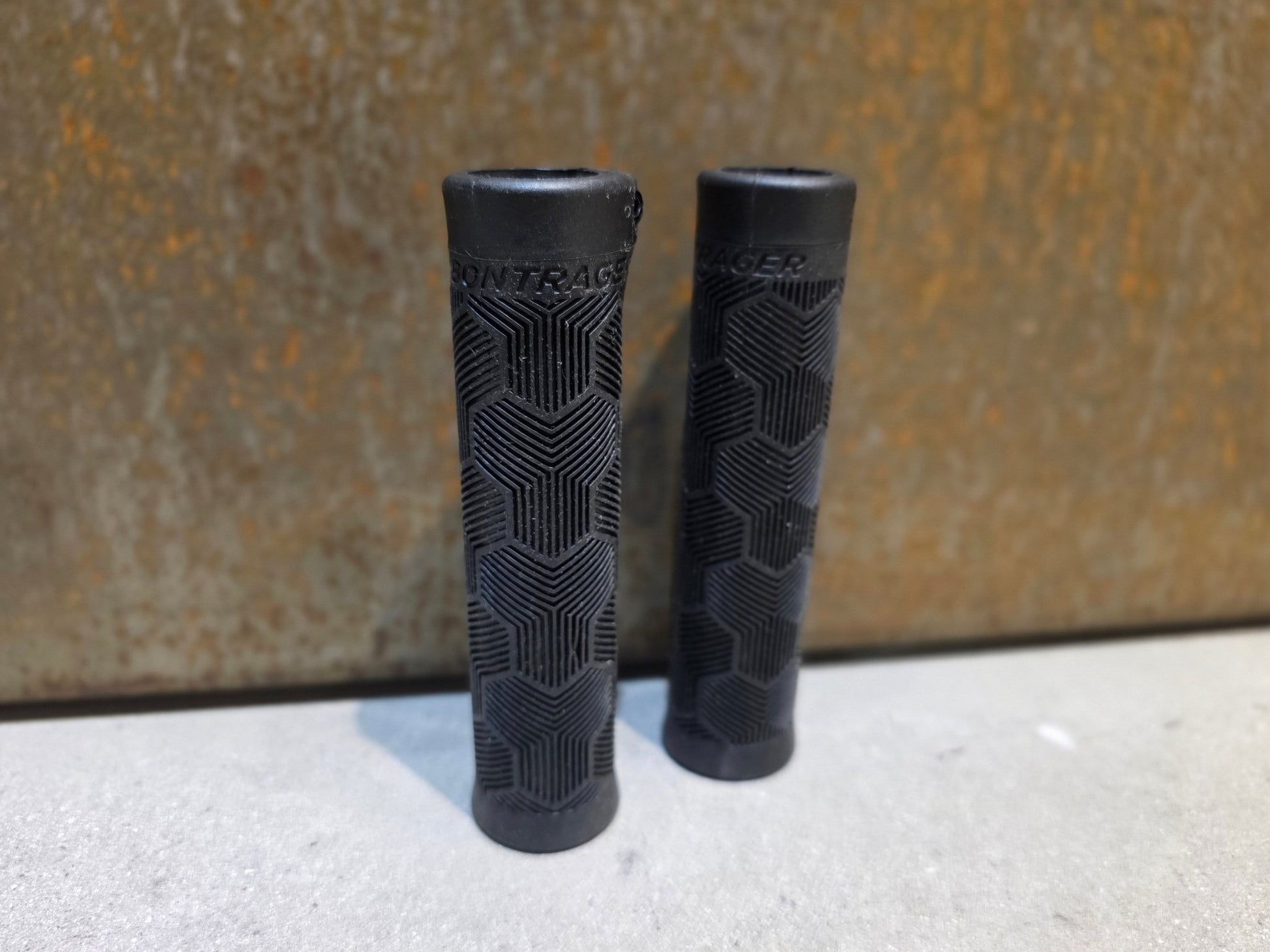 Lenker von Bontrager, BONTRAGER XR TRAIL COMP MTB GRIFFSET vor USEDBIKES - OB.DE Hintergrund