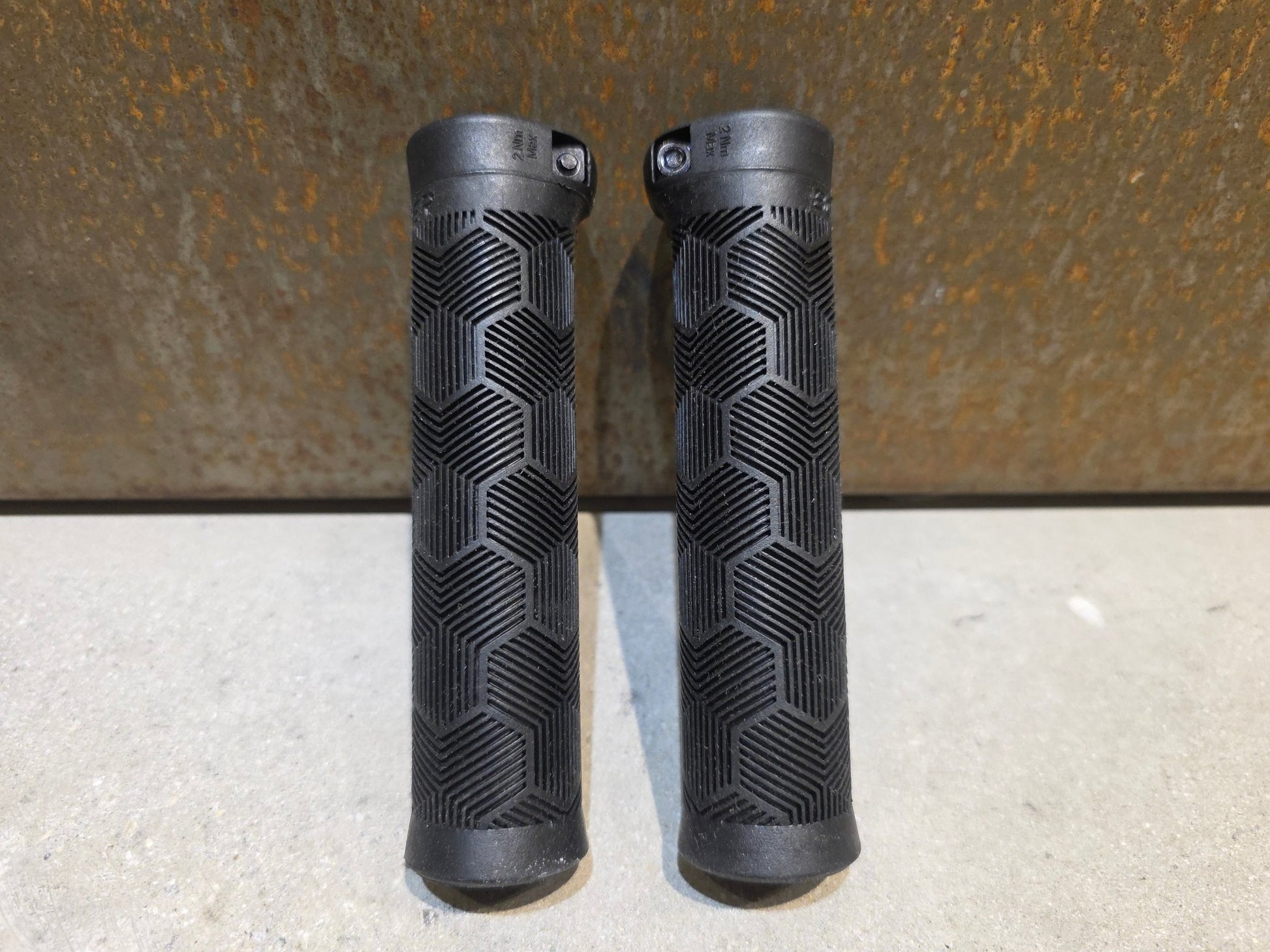 Lenker von Bontrager, BONTRAGER XR TRAIL COMP MTB GRIFFSET vor USEDBIKES - OB.DE Hintergrund